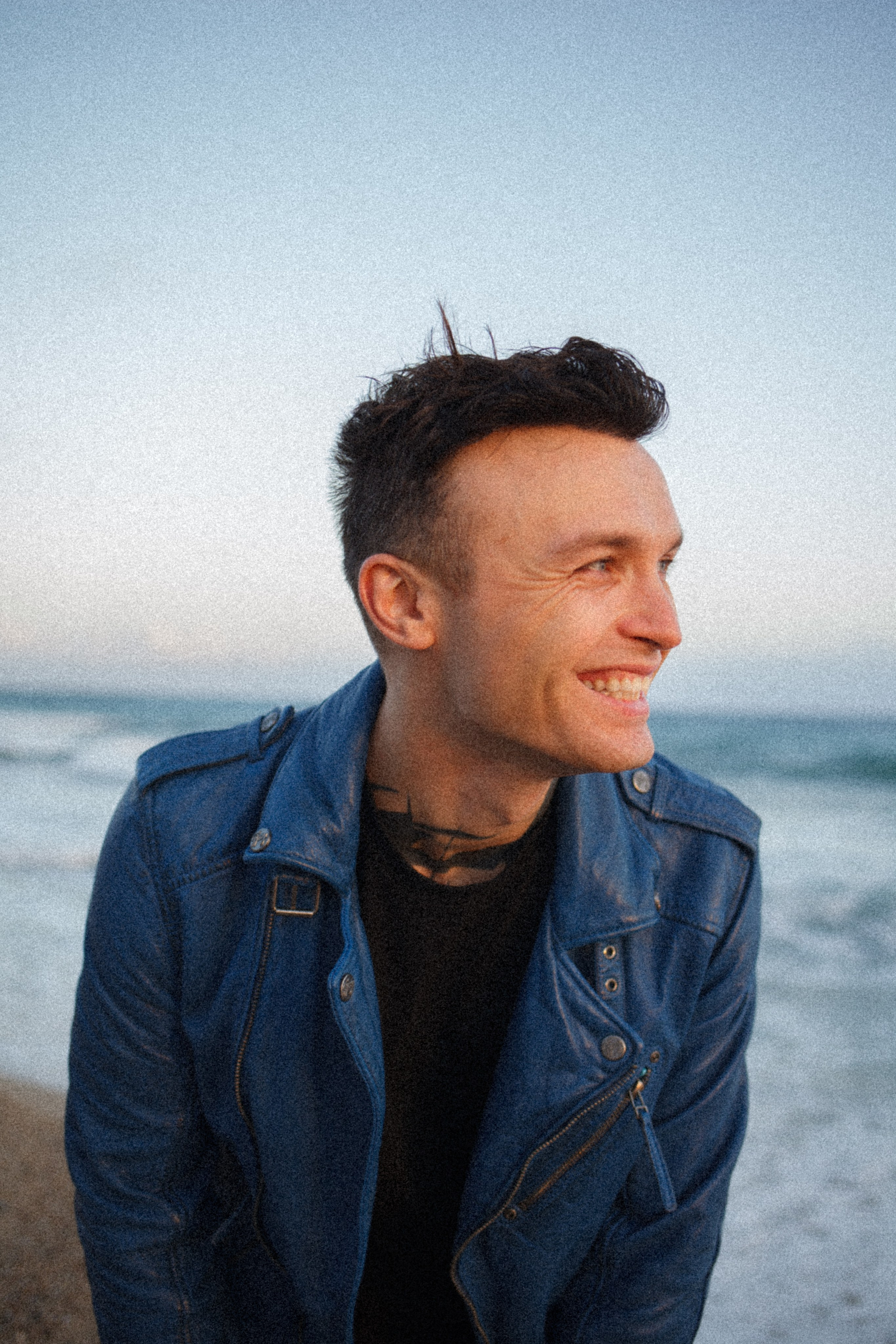 Un amigo en la playa. Marina Kálcheva – Photographer, Videographer & Visual Artist in Barcelona