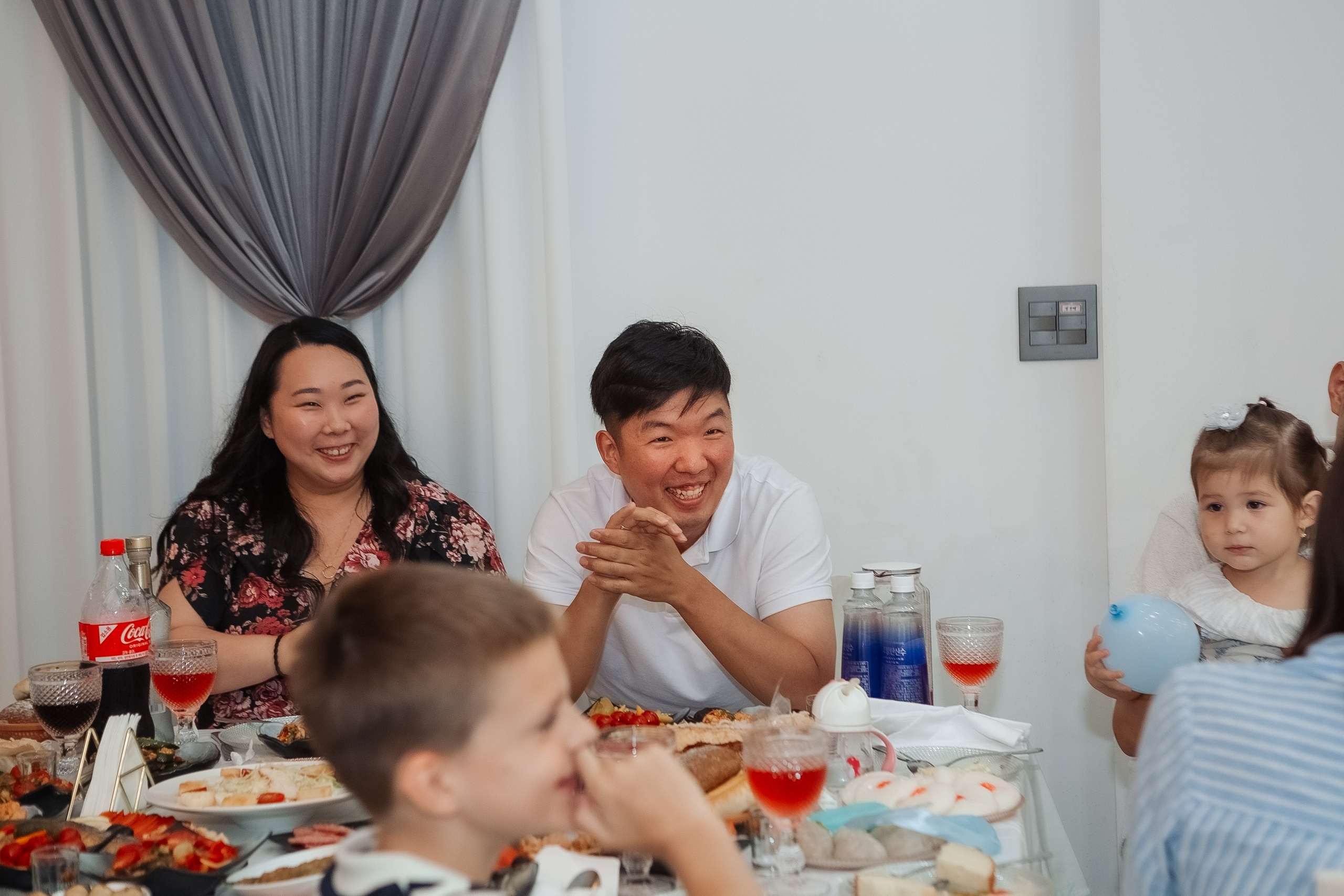 Тео дома и в ресторане. Фотограф беременности, ньюборн и годовасиков в Корее Жанна Хан