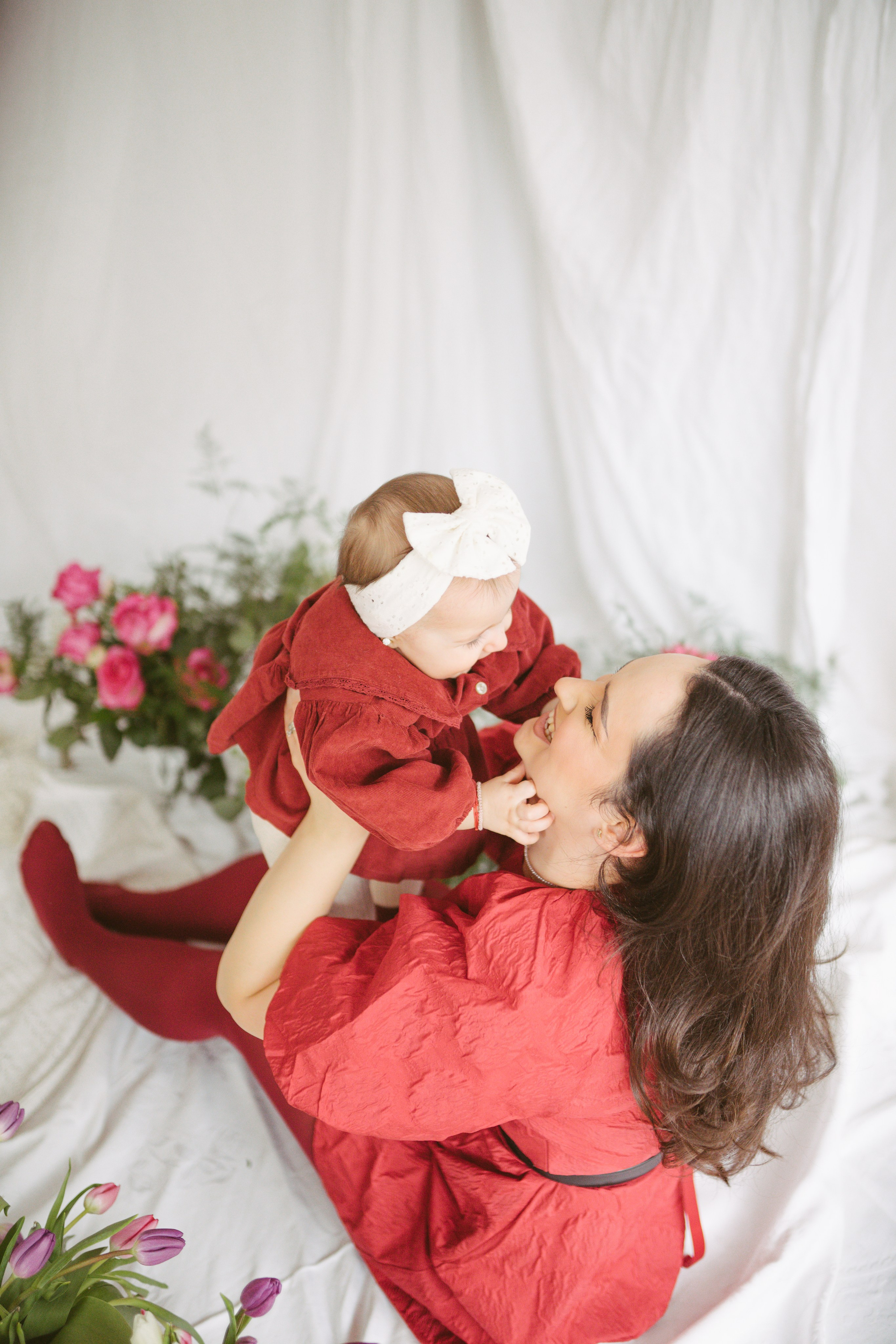 Ședințe Foto Primăvara Colorată Brașov | Mădălina Beda. Madalina Beda- Artist vizual, fotograf, doula la nastere, consultant babywearing Brasov si in toata tara