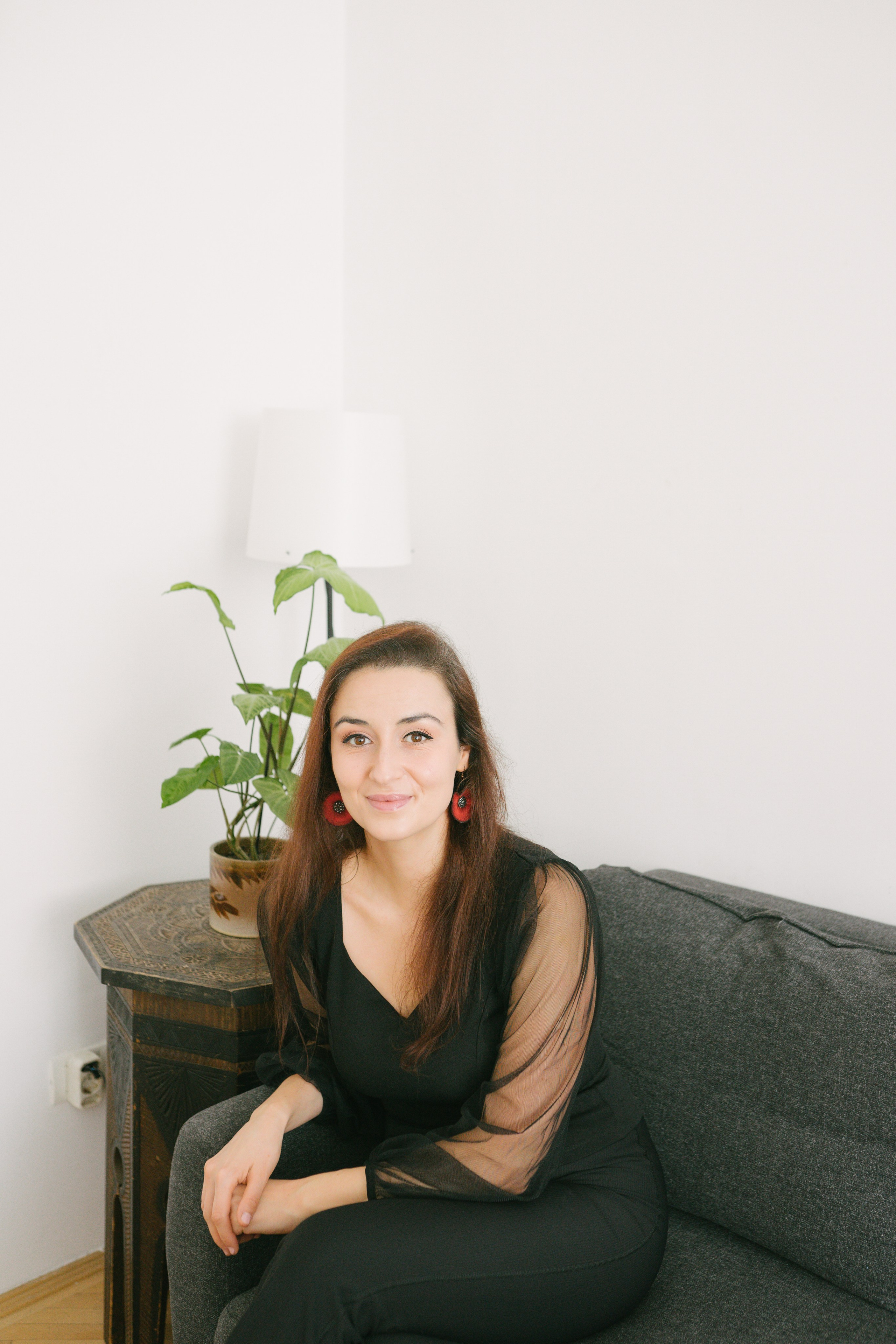 Fotografie de Portret Brașov | Artist Mădălina Beda. Madalina Beda- Artist vizual, fotograf, doula la nastere, consultant babywearing Brasov si in toata tara