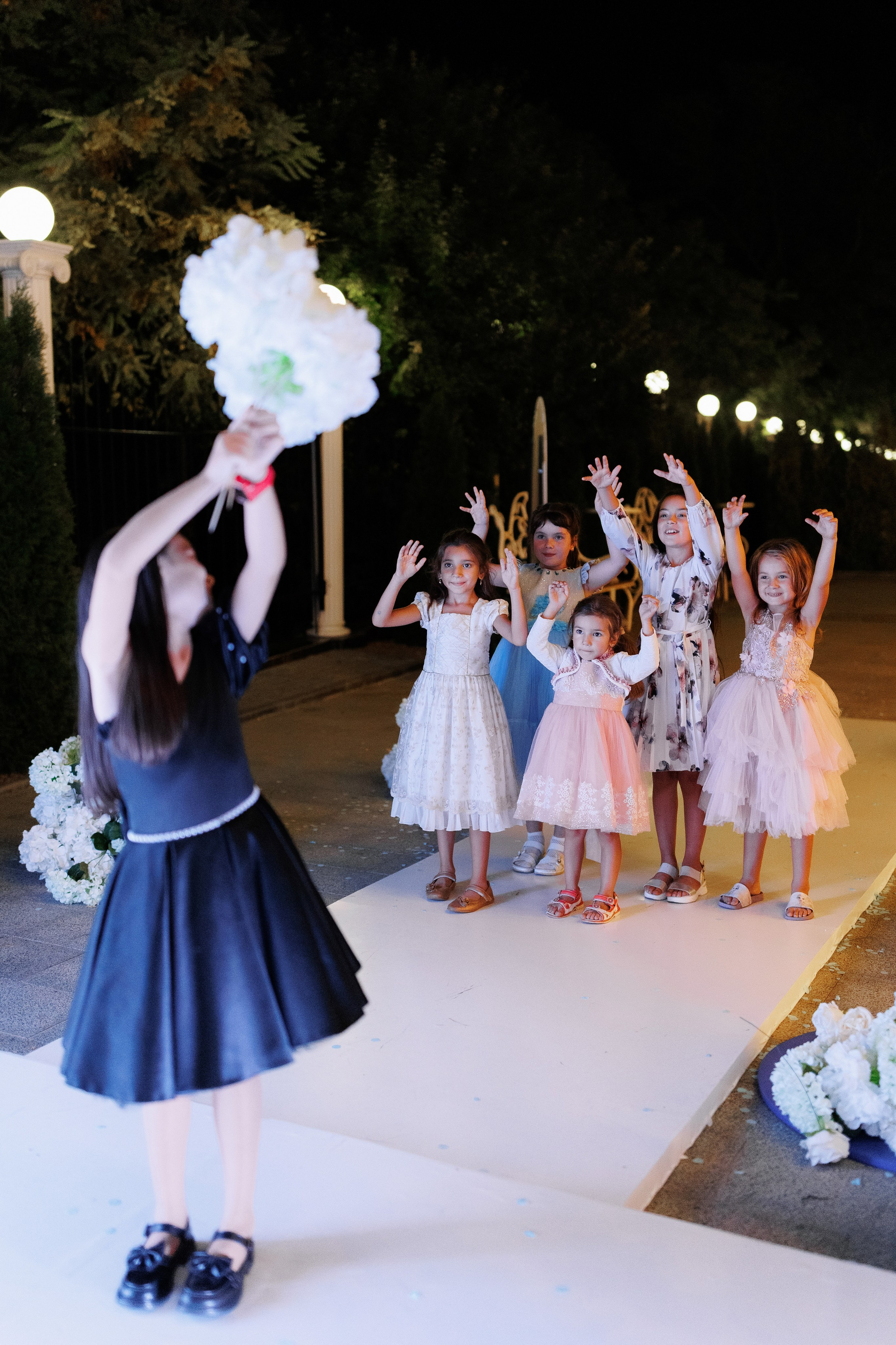 Atingerea e Dragoste. Servicii Foto Video în Chișinău și Europa ID-Brothers