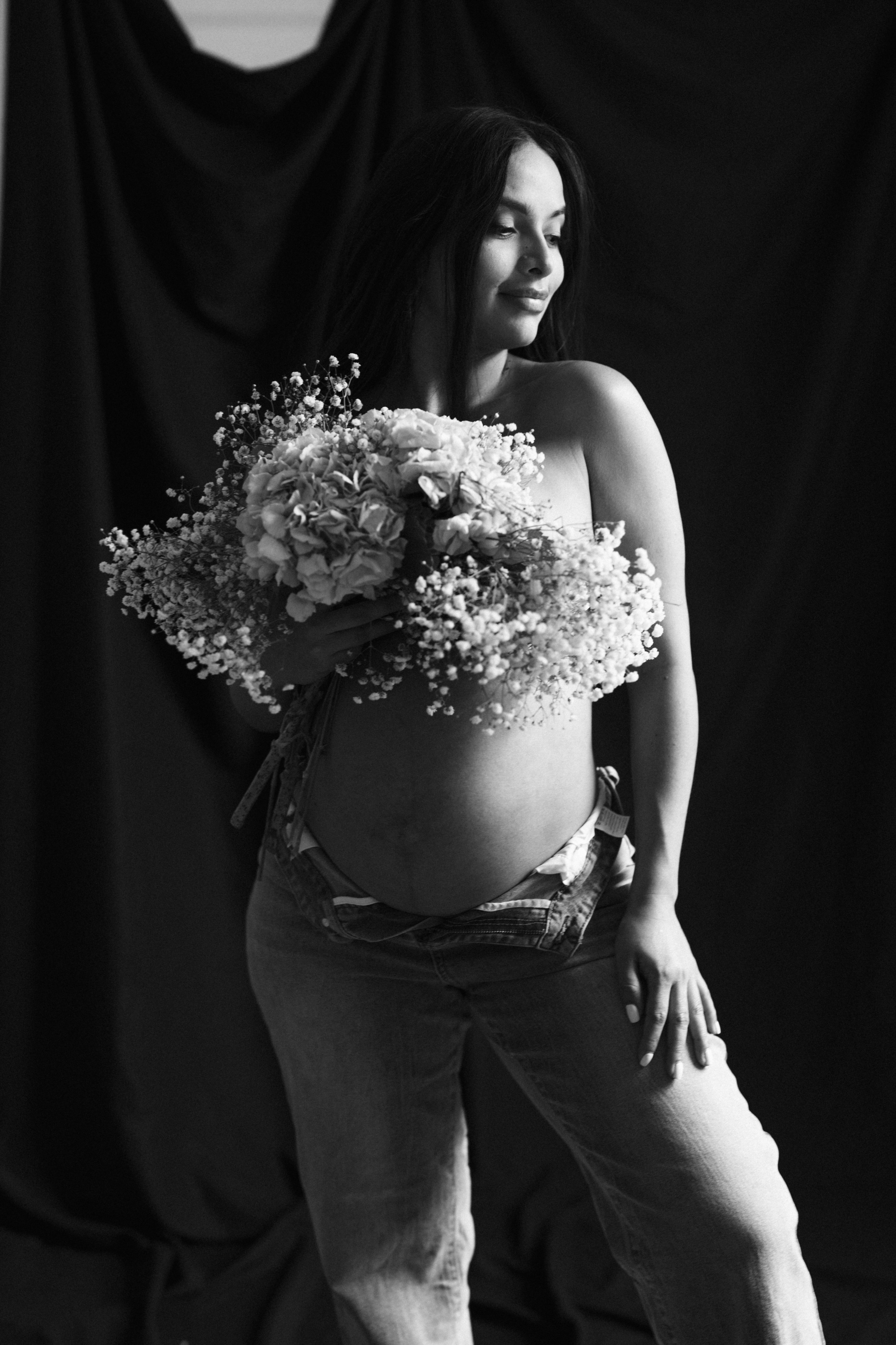 Gessyca. Modern maternity photographer in Long Island New York
