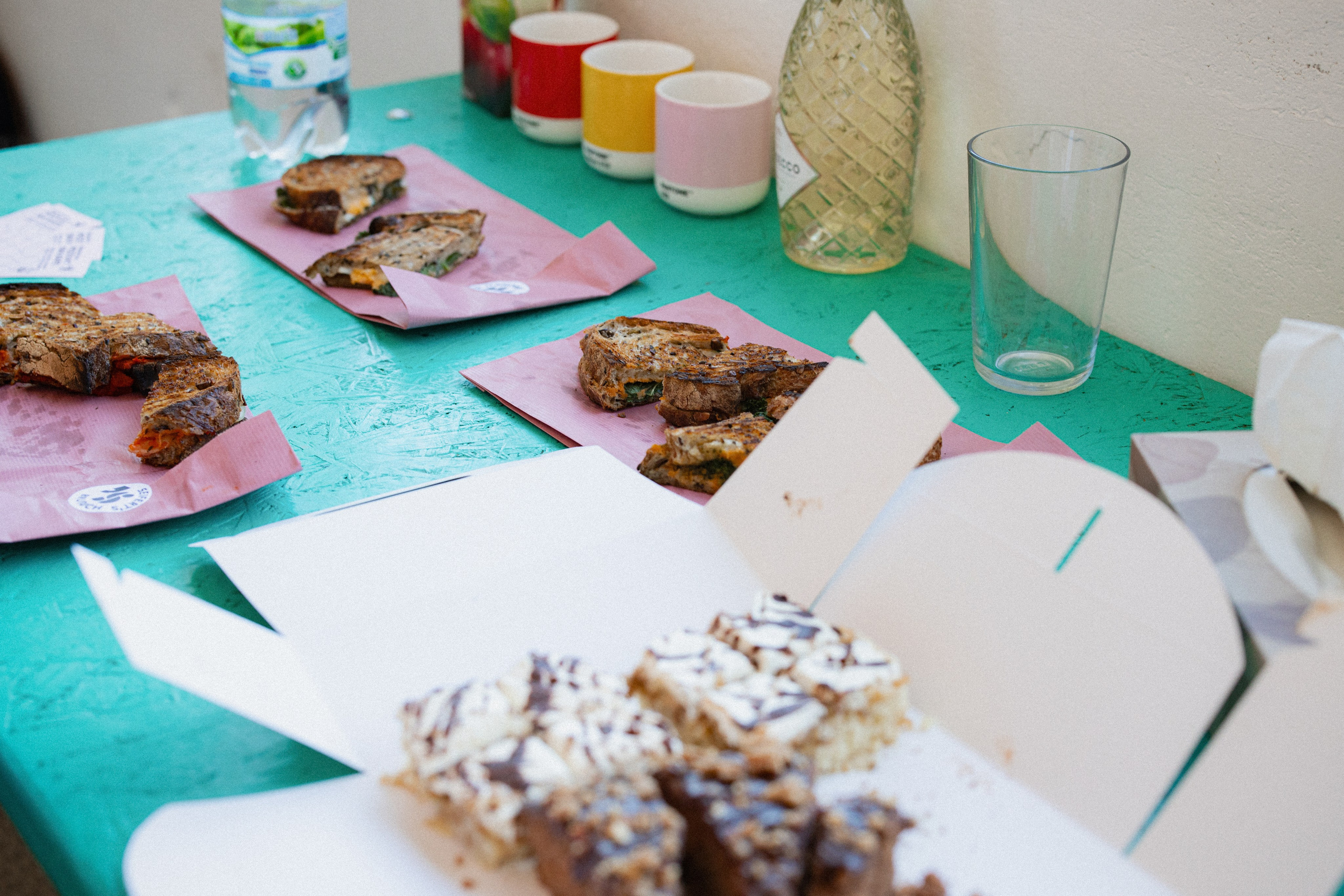 Workshop uvolnění před foťákem. Dana Lišková — Empatická fotografka | Introspektivní umělkyně | Neurodivergentní koučka| Zakladatelka Artepy.cz