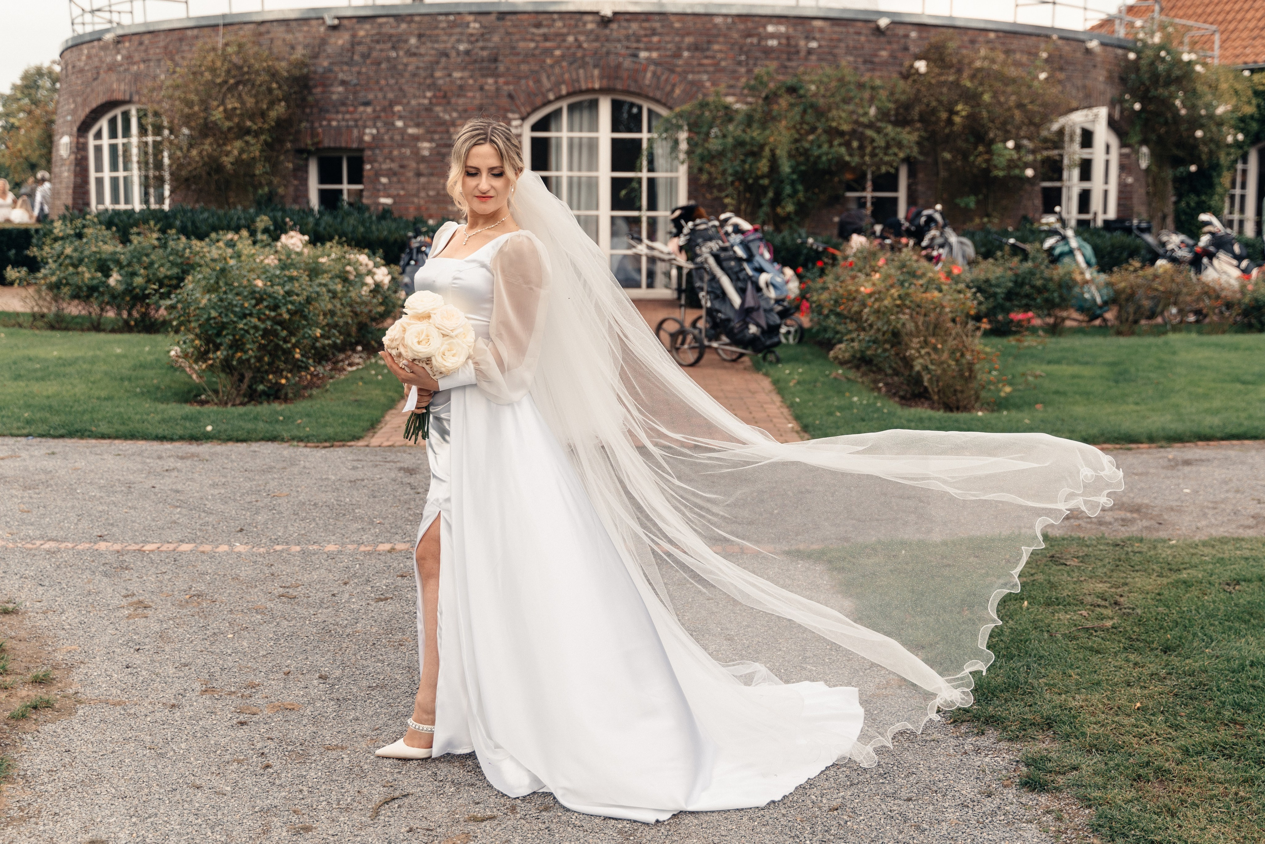 D & M im Restaurant Elfrather Mühle. Wedding Photographer Germany