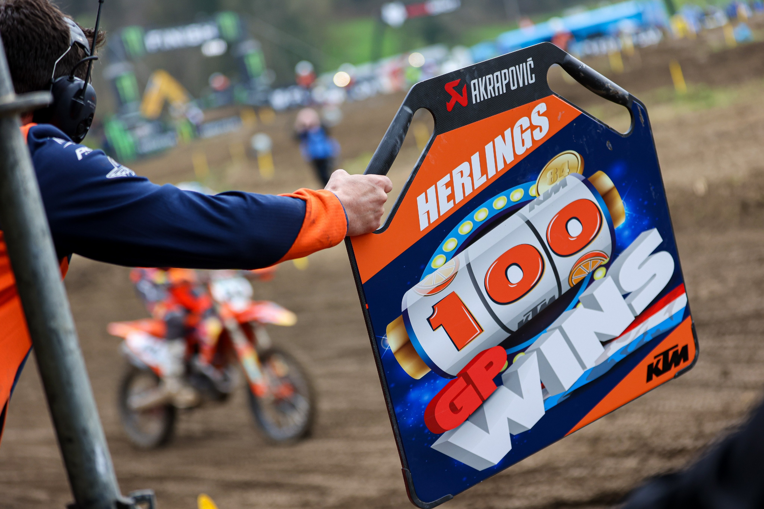 Jeffrey Herlings KTM rider 100 Grand Prix wins pitboard, Motocross World Championship