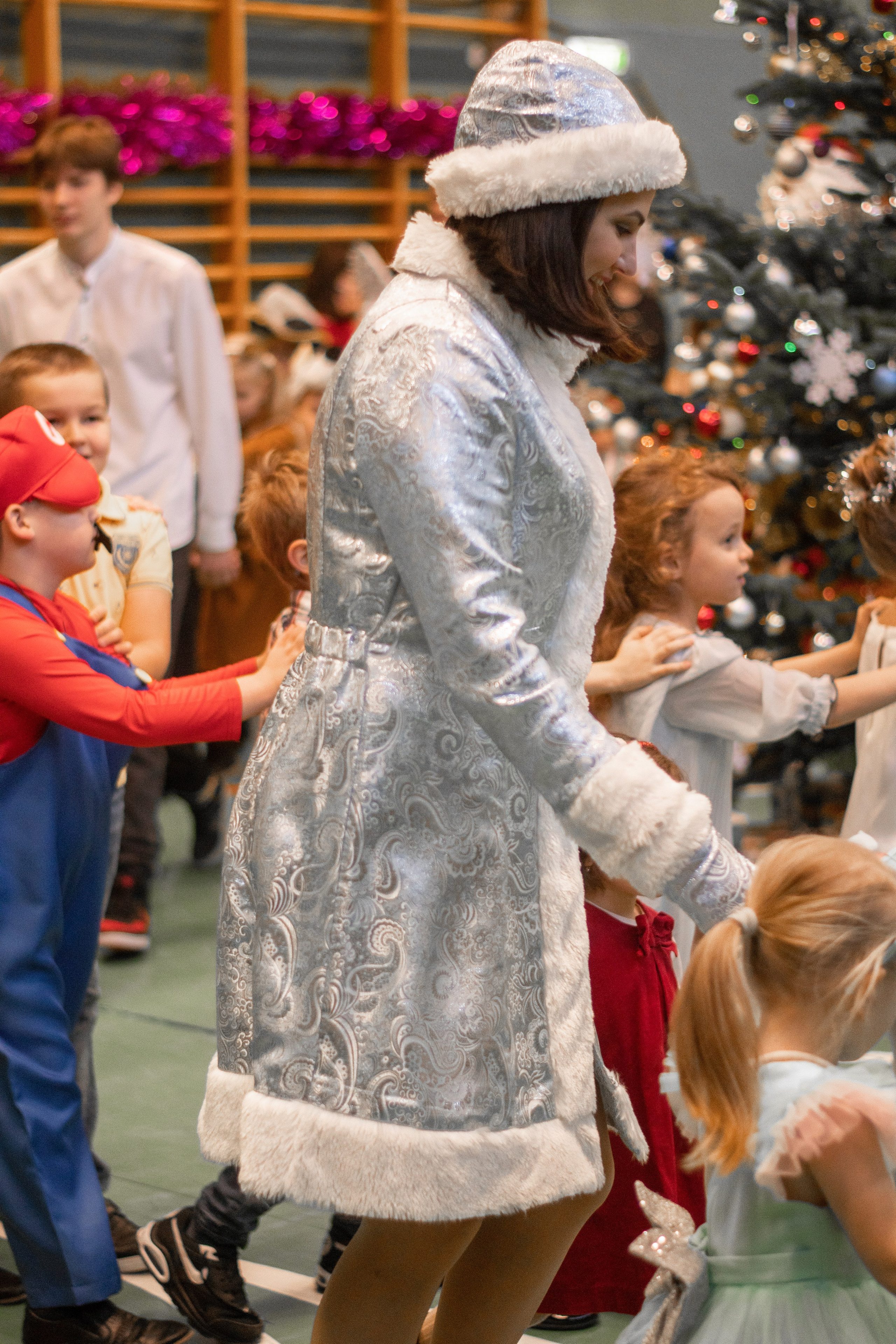 Новогодний хоровод. Семейный и детский фотограф