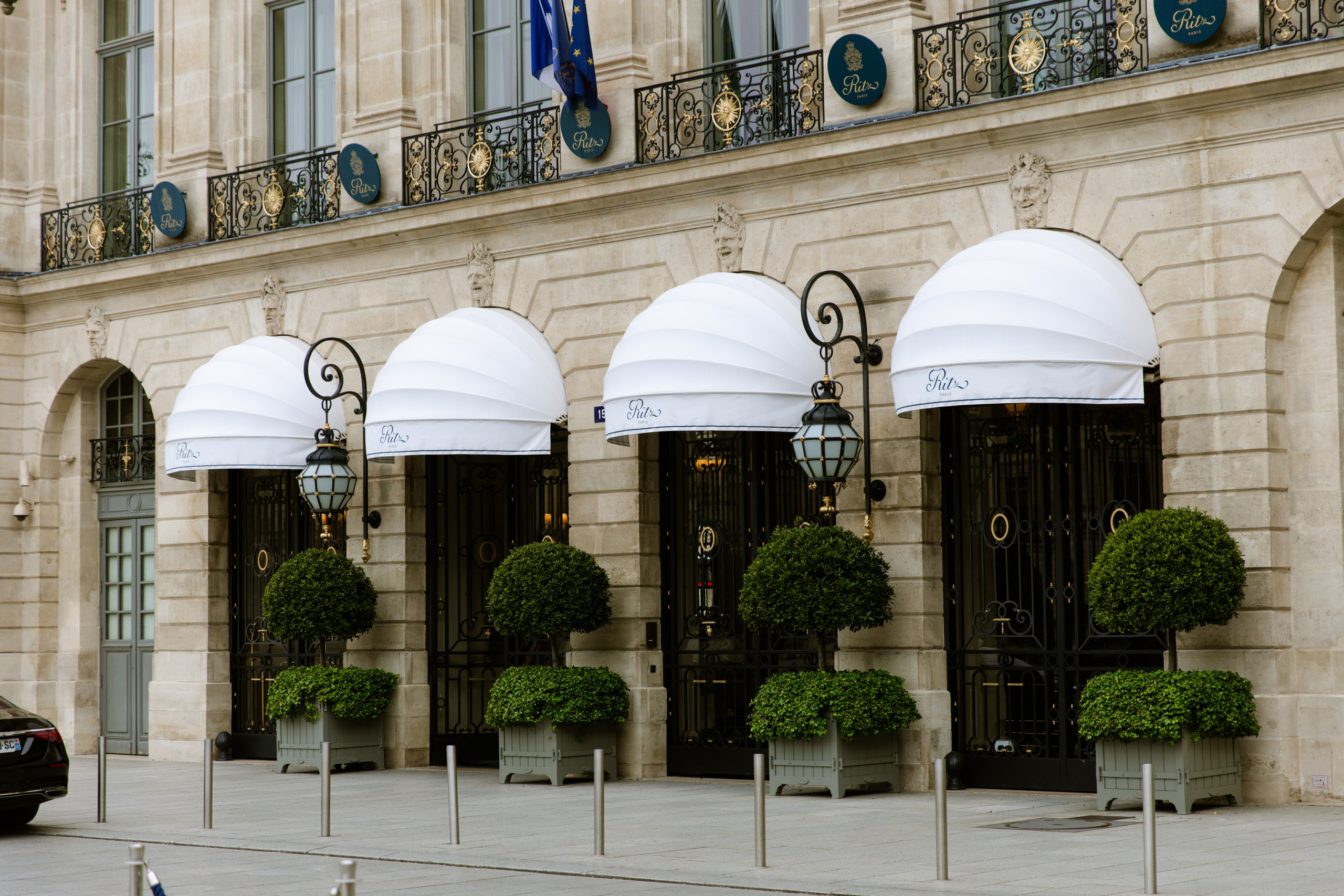 Ritz Paris Wedding | Luxury Wedding at Ritz Paris — Paris Wedding Photographer. Paris Wedding Photographer