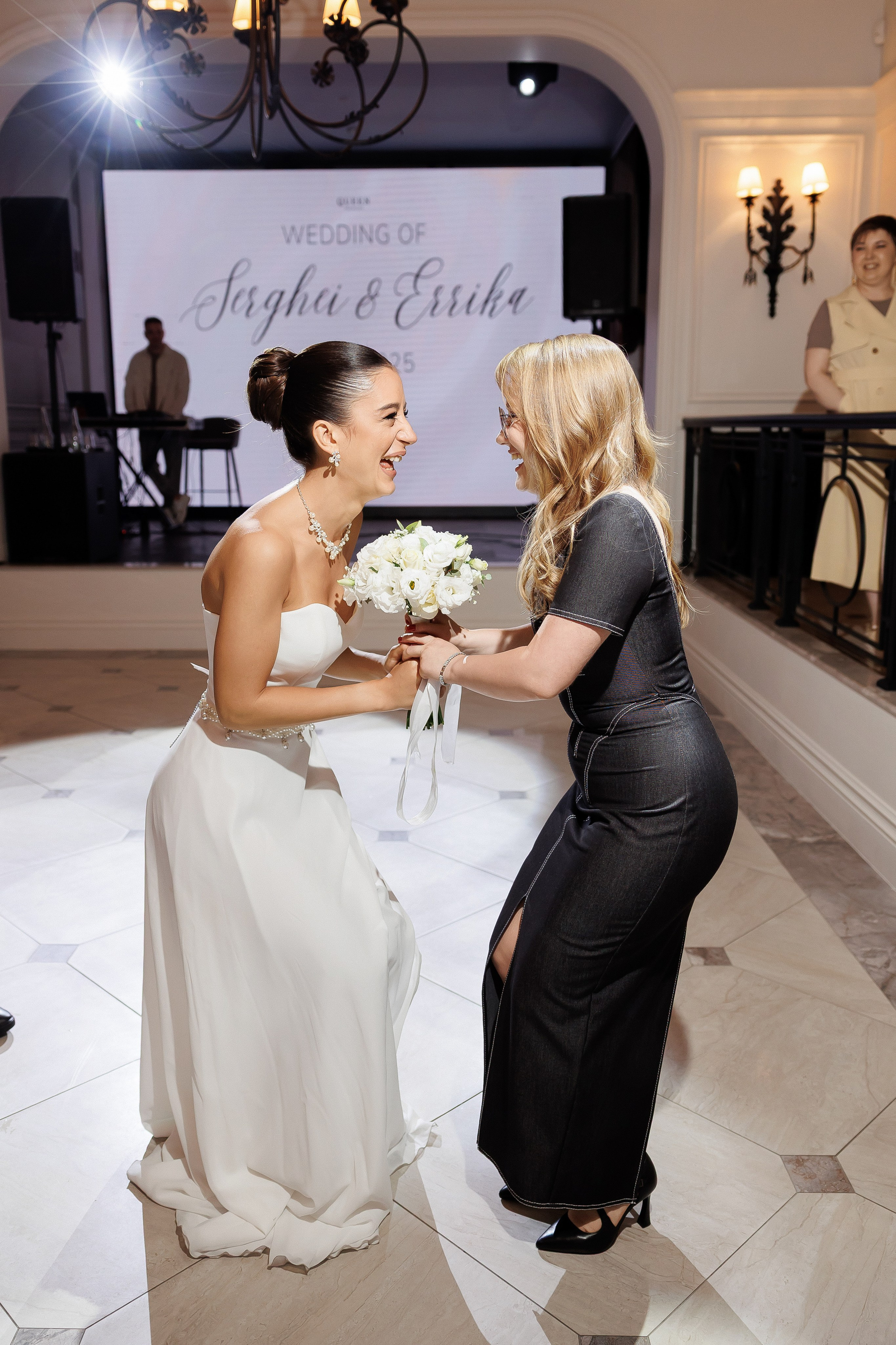 Serghei & Erica — Queen Residence. Servicii Foto și Video 067188353