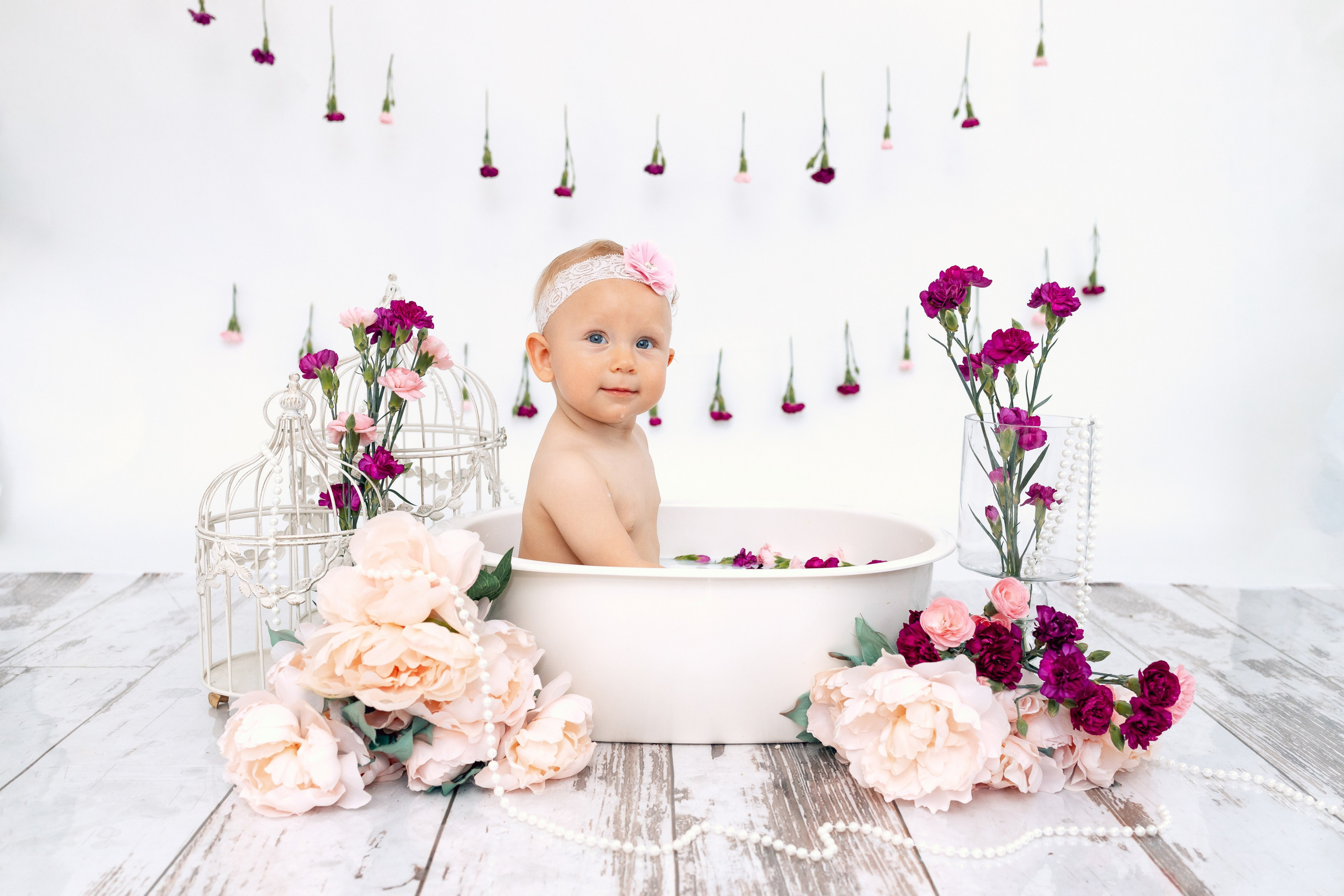 Milk bath. Anaeliseevaphoto.com