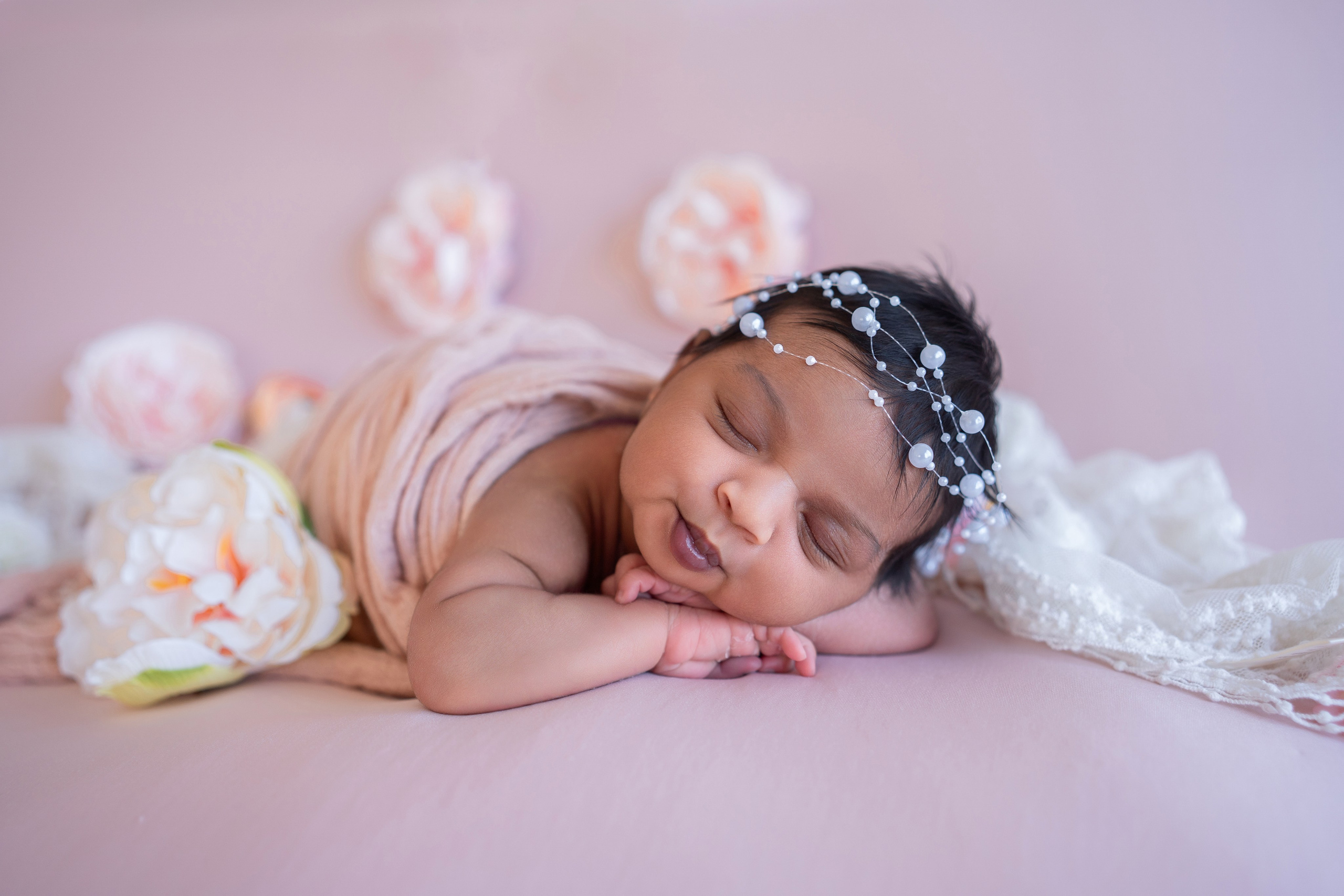 Should You Postpone Your Newborn Photo Session If Your Baby Has Acne? (Answered by a Pro Photographer). Maternity, family and newborn photography in San Francisco Bay Area