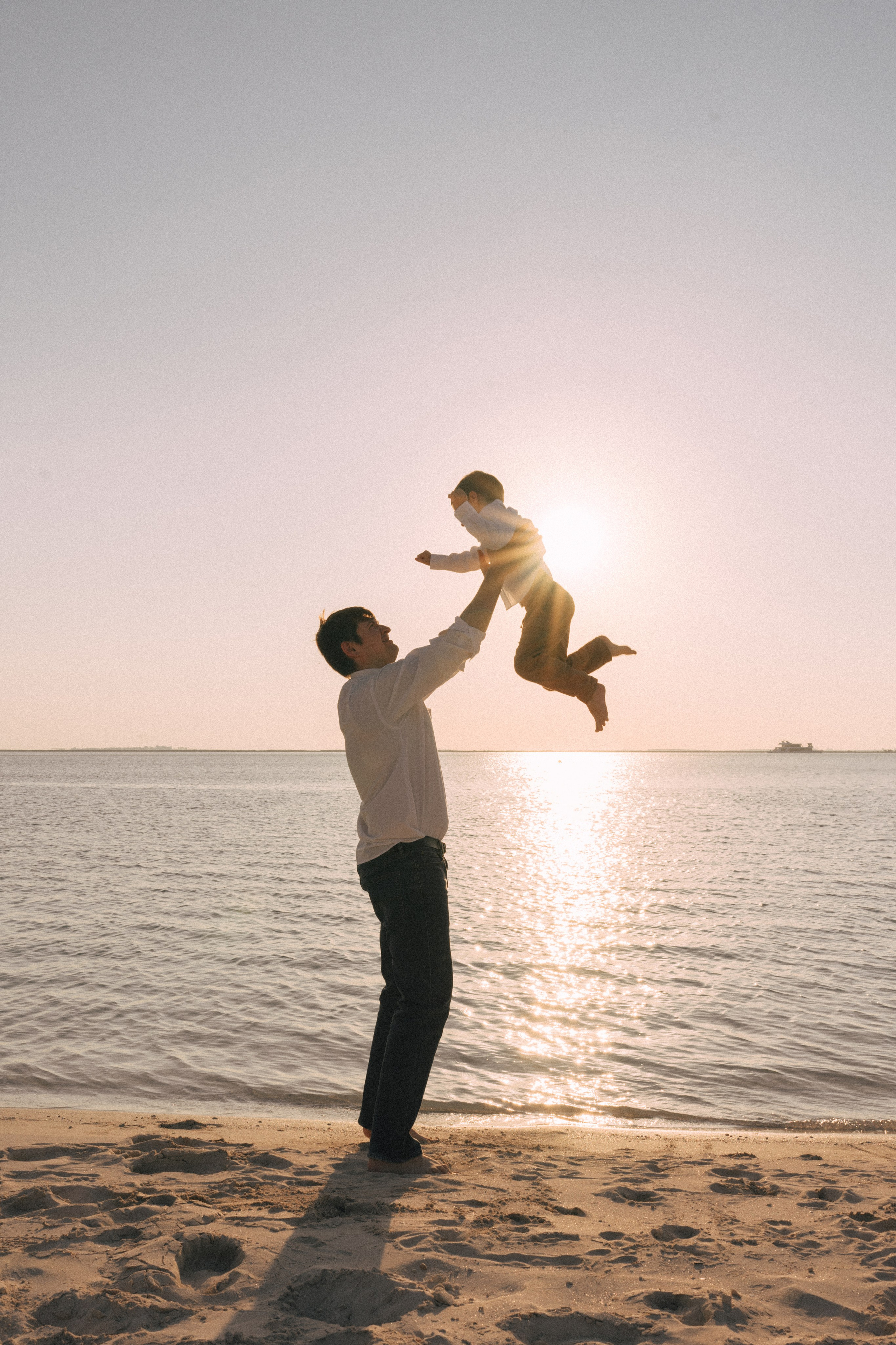 Ellie and Genya’s family. Professional Photographer Abu Dhabi, Dubai — Yulia Ismoilova | 2025