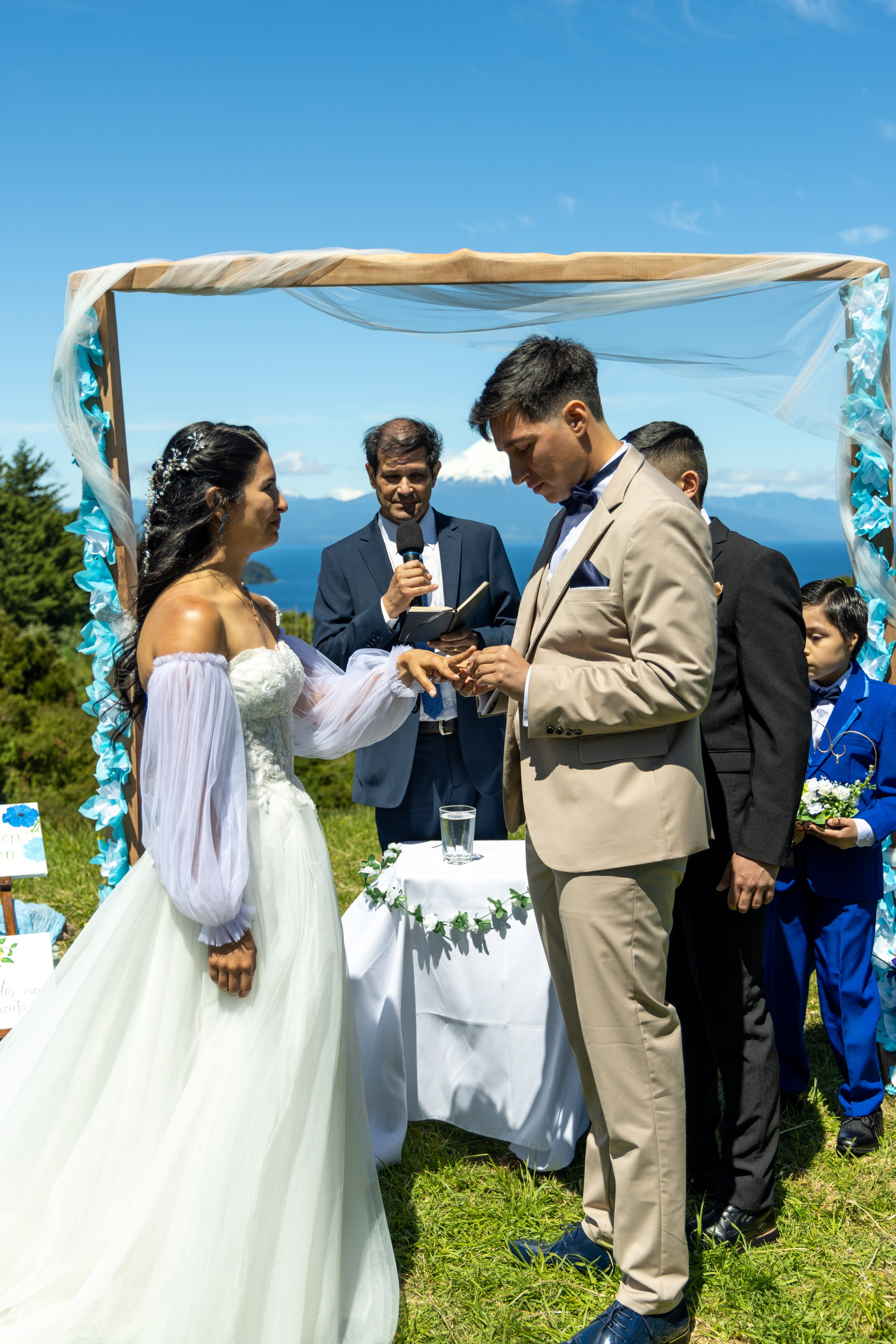 Carol & Ivo. Dinka & Emilio - El arte de preservar lo que no se repite