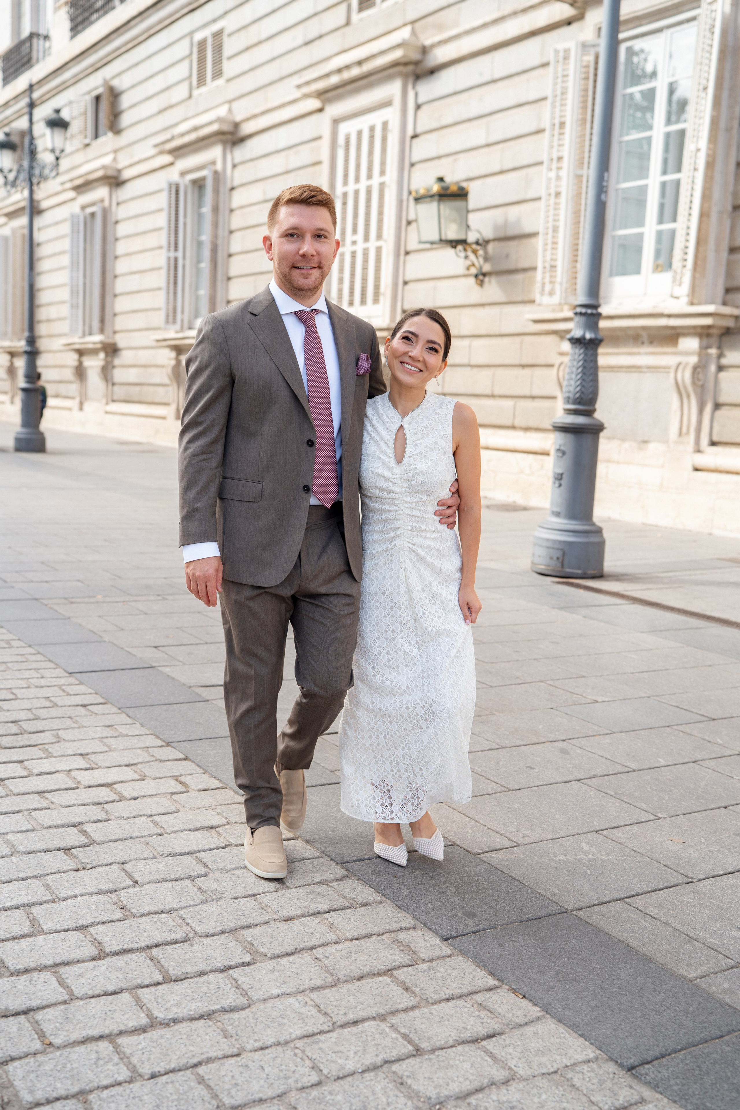 Elopement photoshoot in Madrid city centre. Fotógrafo en Madrid, España. Alyona Belyaninova