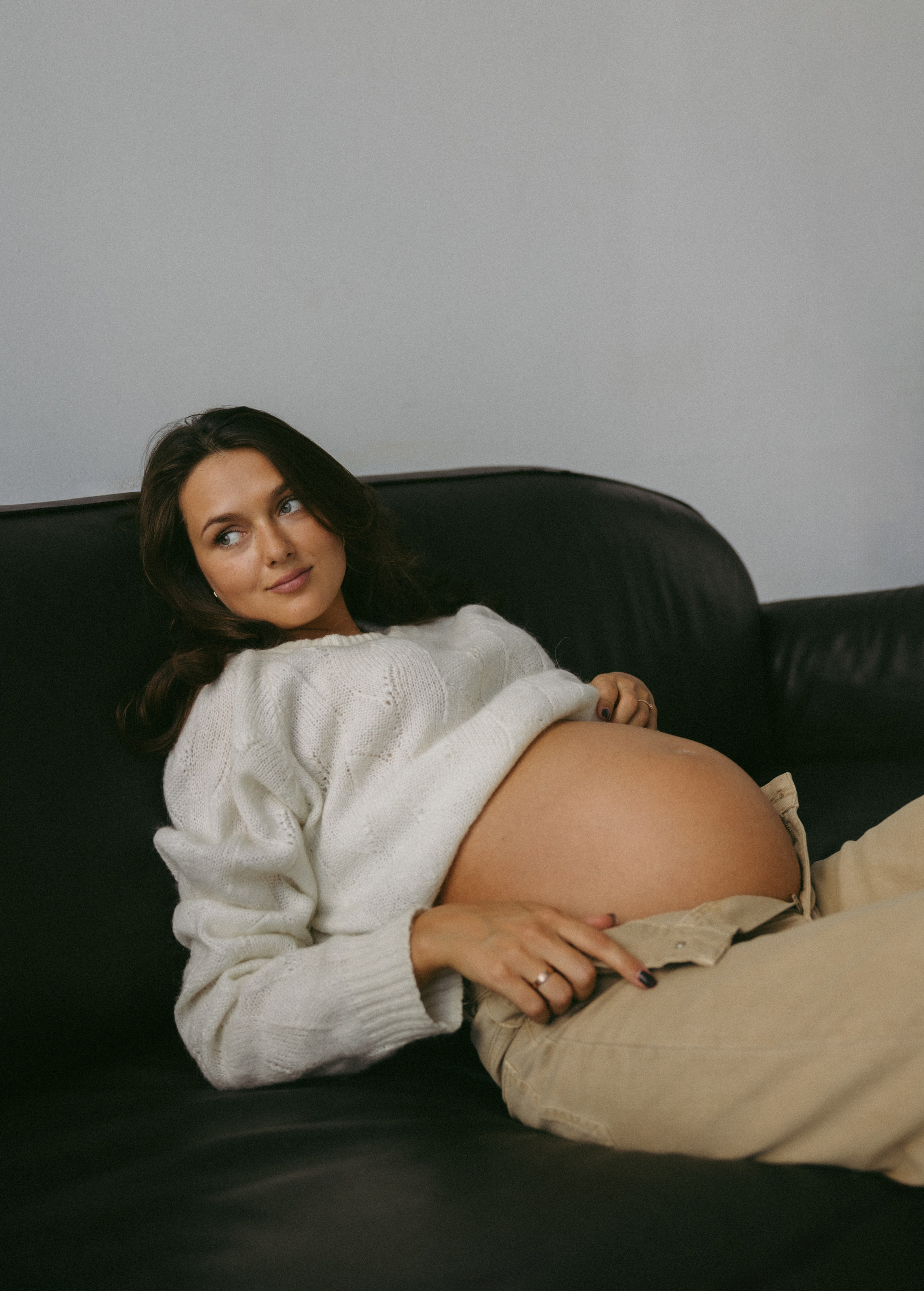 Ieva ir Žilvinas | Moderni laukimo fotosesija studijoje. Vestuvių ir šeimų fotografė Lena Bondarenko / belove photo