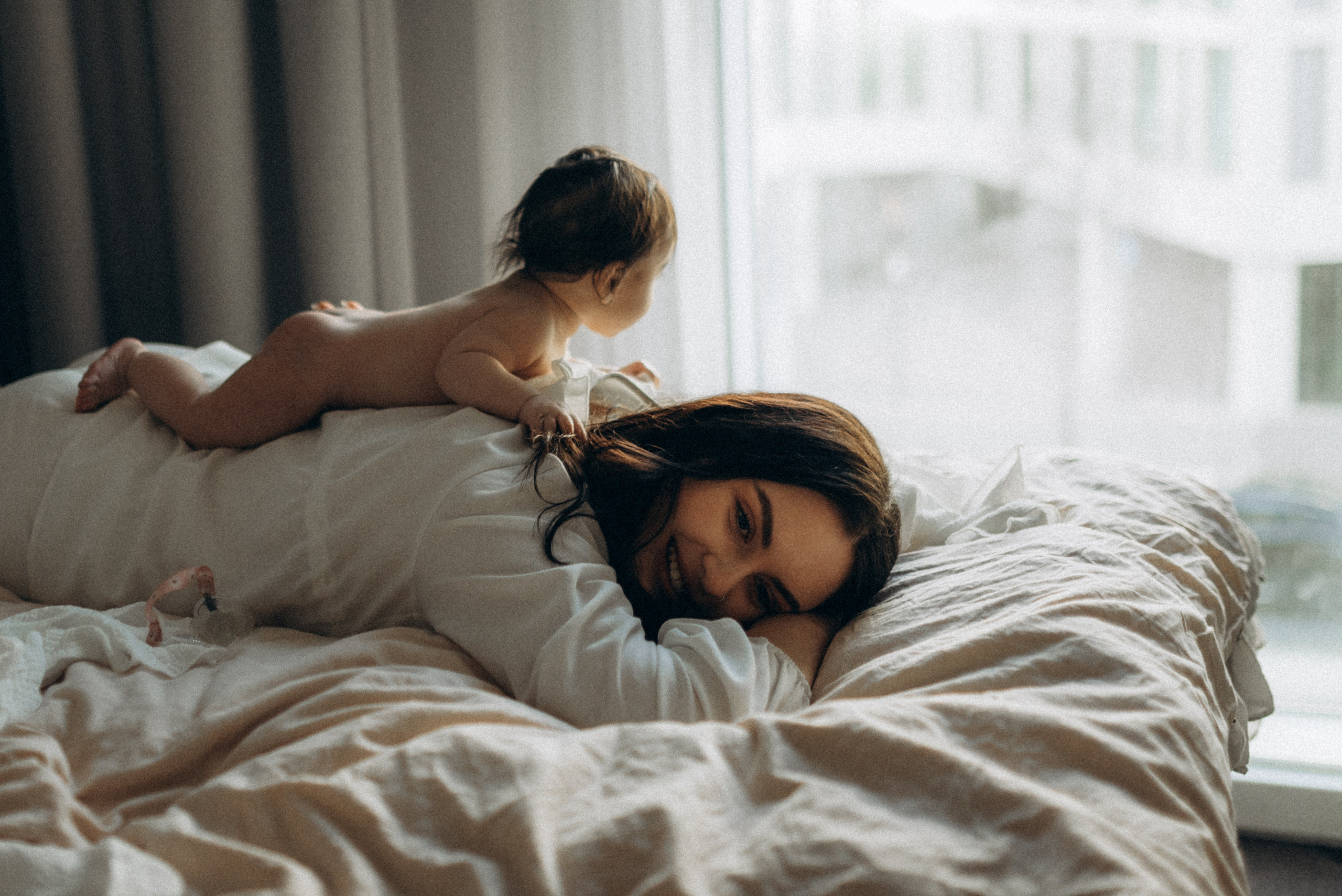 СЬЕМКА МАТЕРИНСТВА. Сімейний фотограф Лейпциг, Німеччина