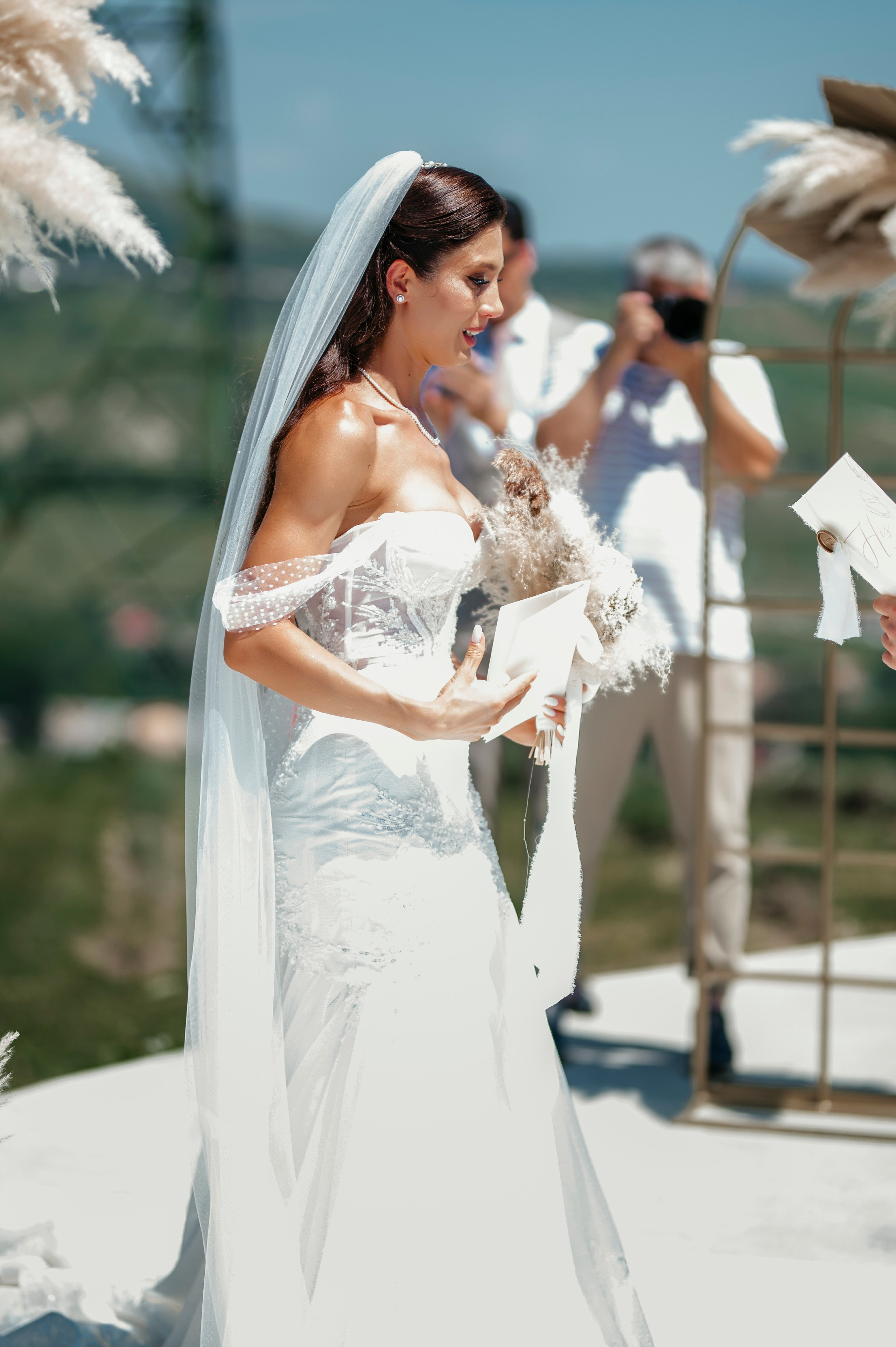 Larisa & Cosmin. Fotograf si Videograf | Nuntă-Botez
