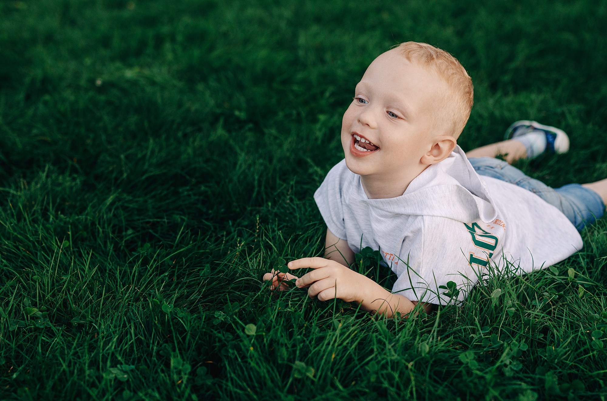 Таня, Андрей и Паша на прогулке. Семейный и свадебный фотограф в Праге Наталья Федори