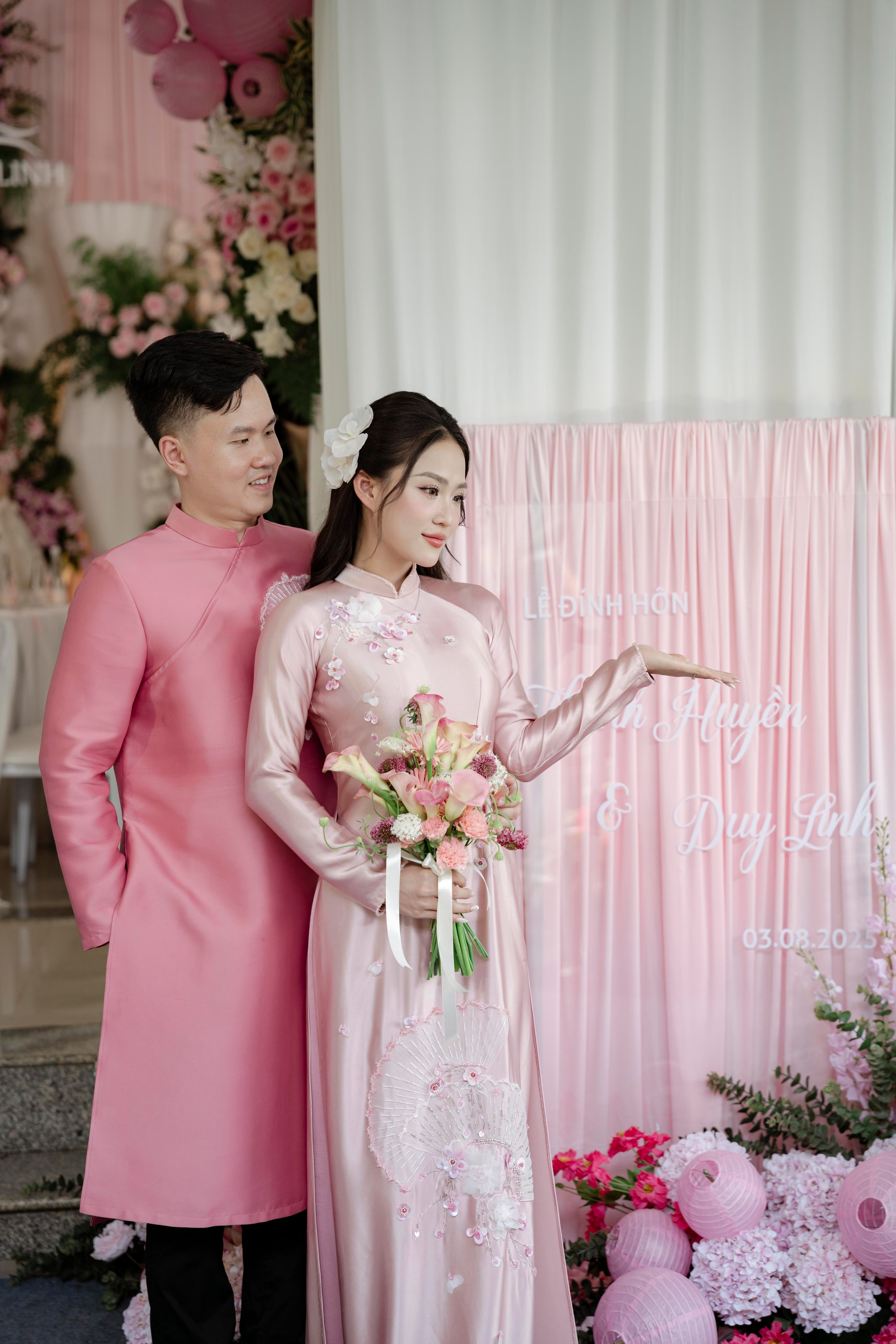 LINH & HUYEN. WEDDING PHOTOGRAPHER IN VIETNAM
