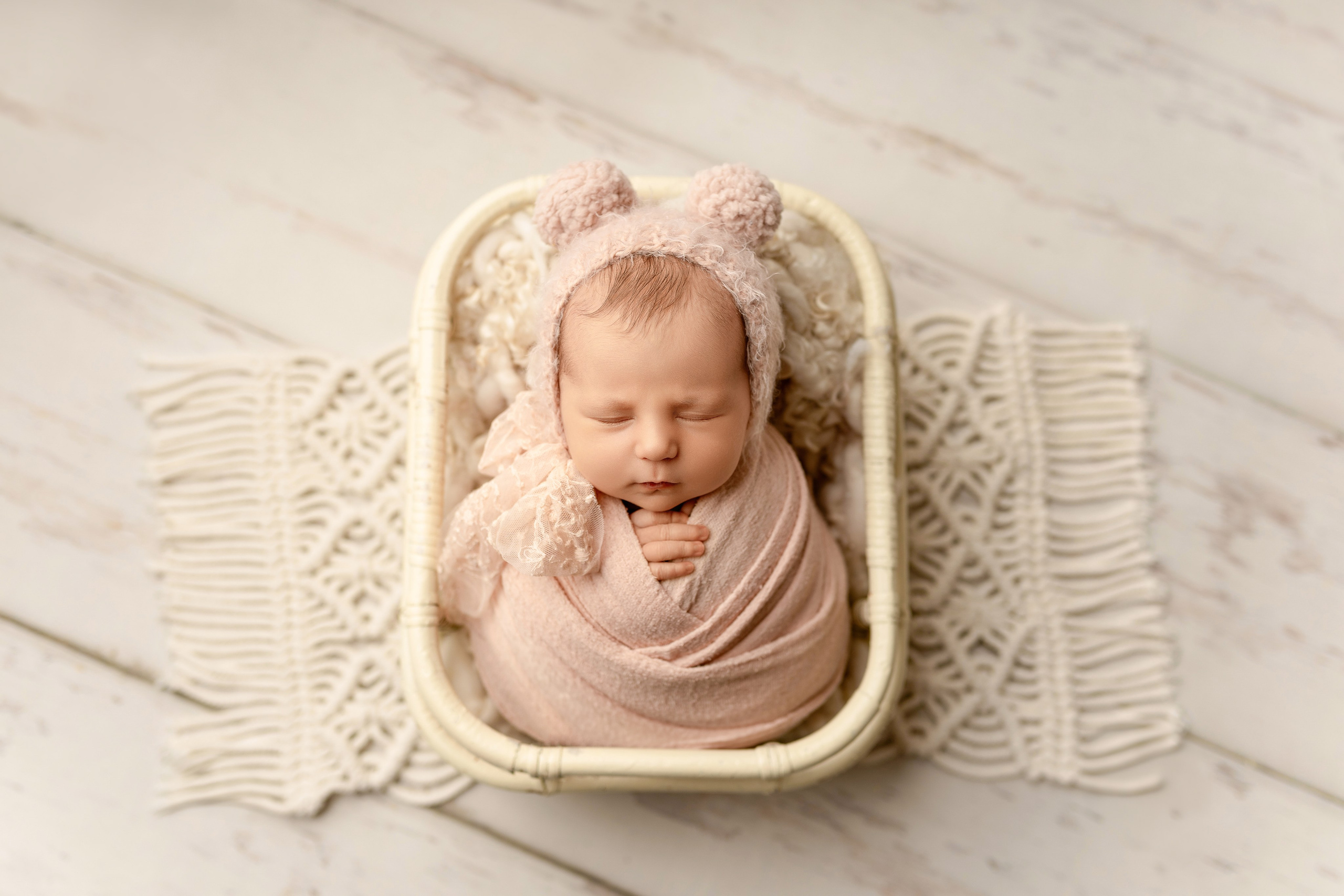 Esu Aleksandra naujagimių ir kudikių fotografė iš Vilniaus