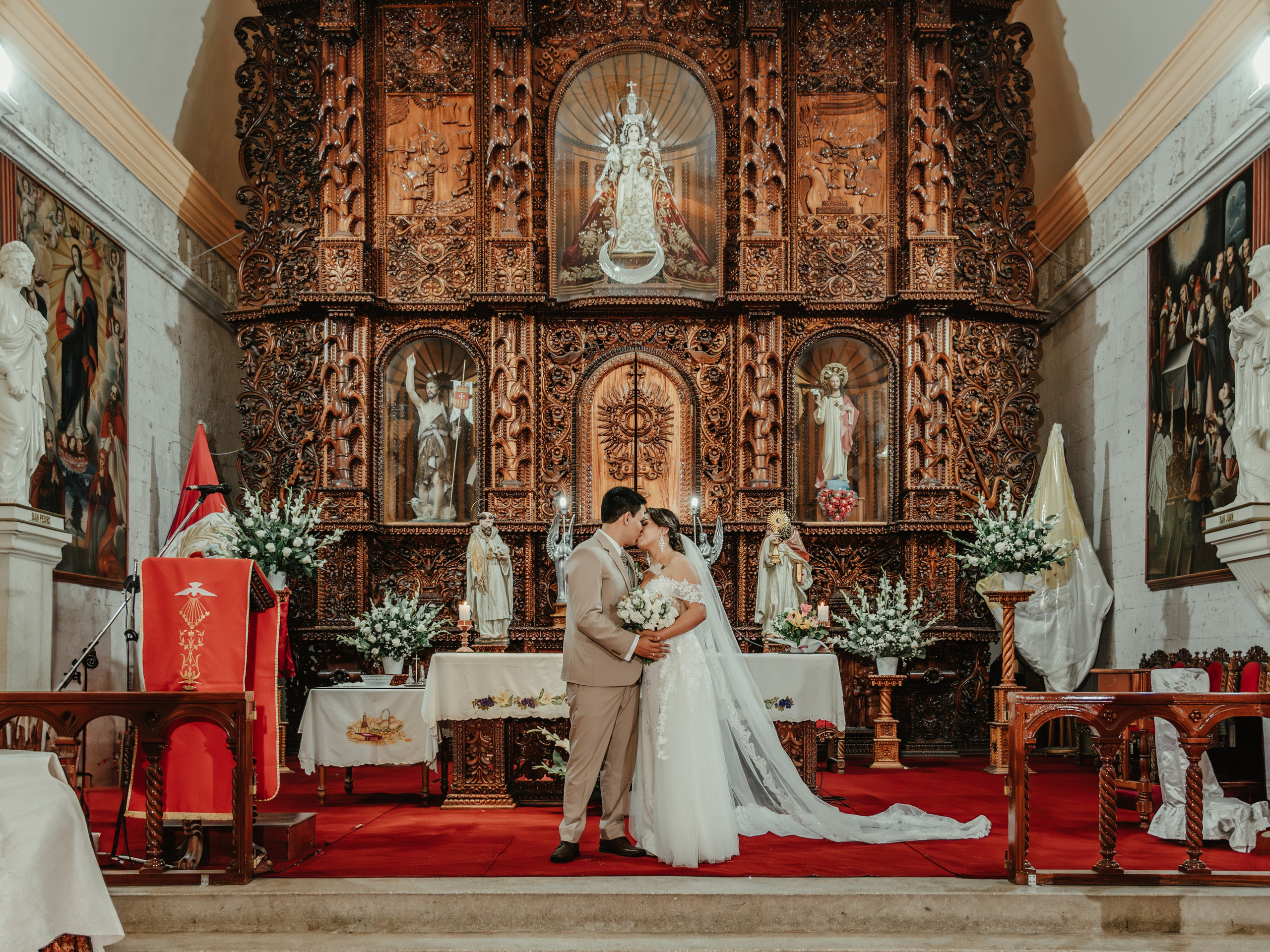 CARLA Y MARIO BODA RELIGIOSA. Studio KVTA | Fotografía y Video de Bodas en Arequipa