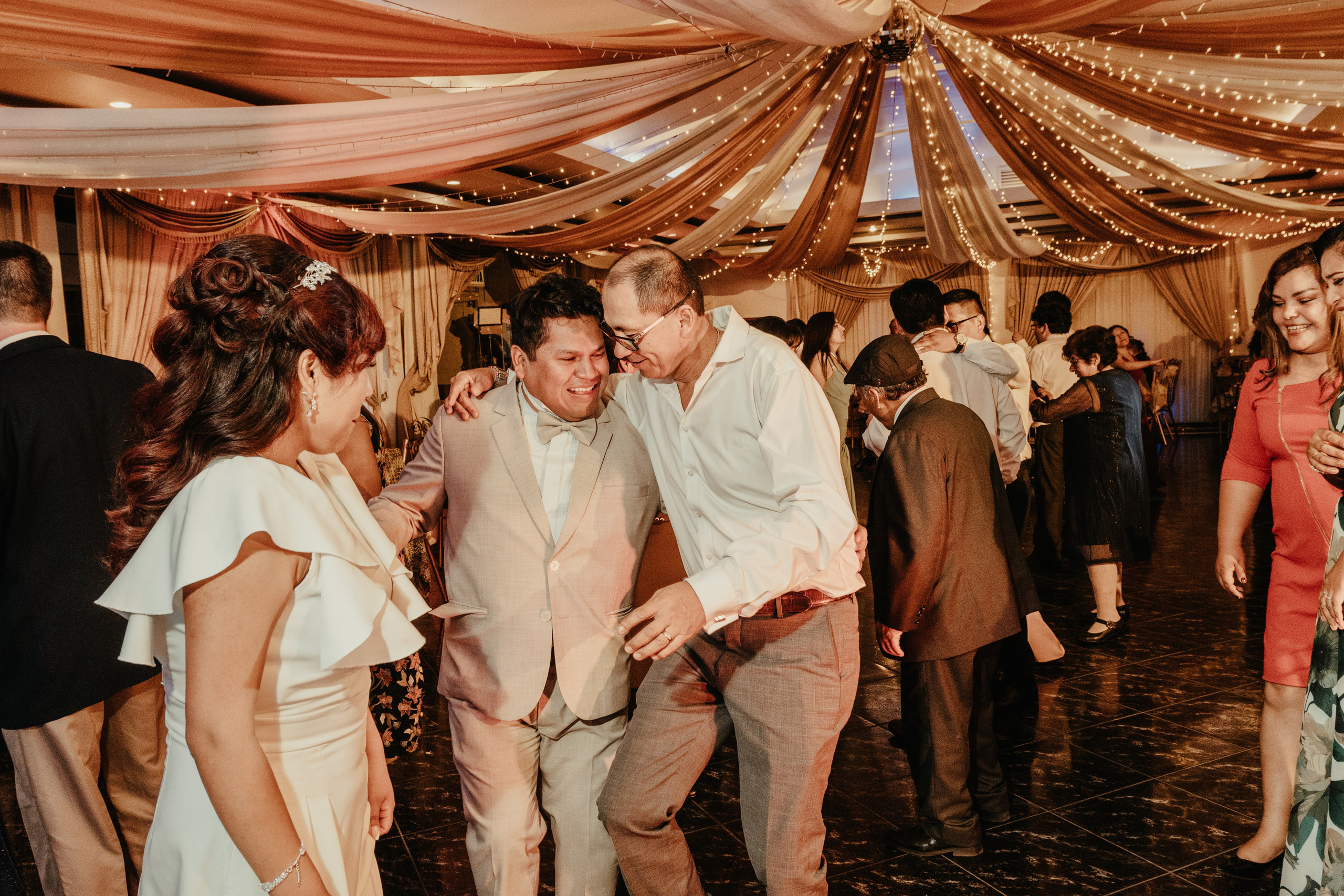 VANESSA + FRANKLIN BODA RELIGIOSA. Studio KVTA | Fotografía y Video de Bodas en Arequipa