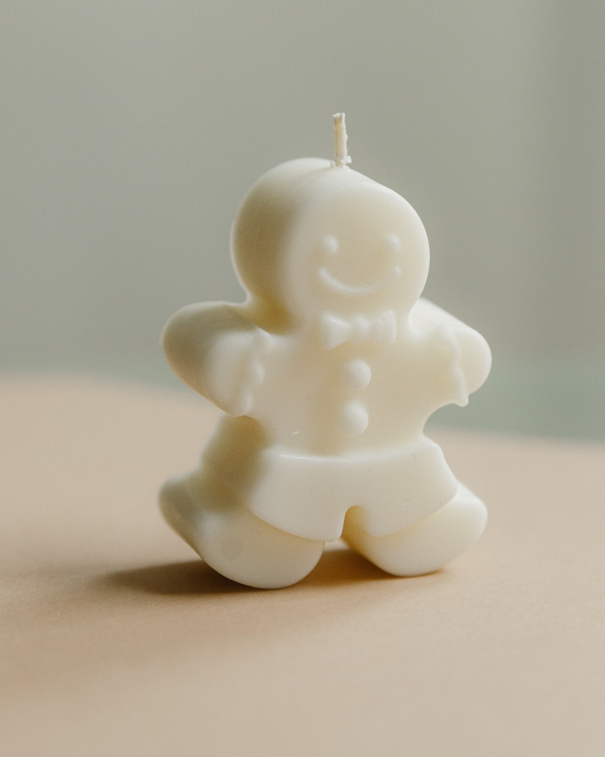 Candles | insta content. Kaja | fotograf we Wrocławiu | ludzie i psy