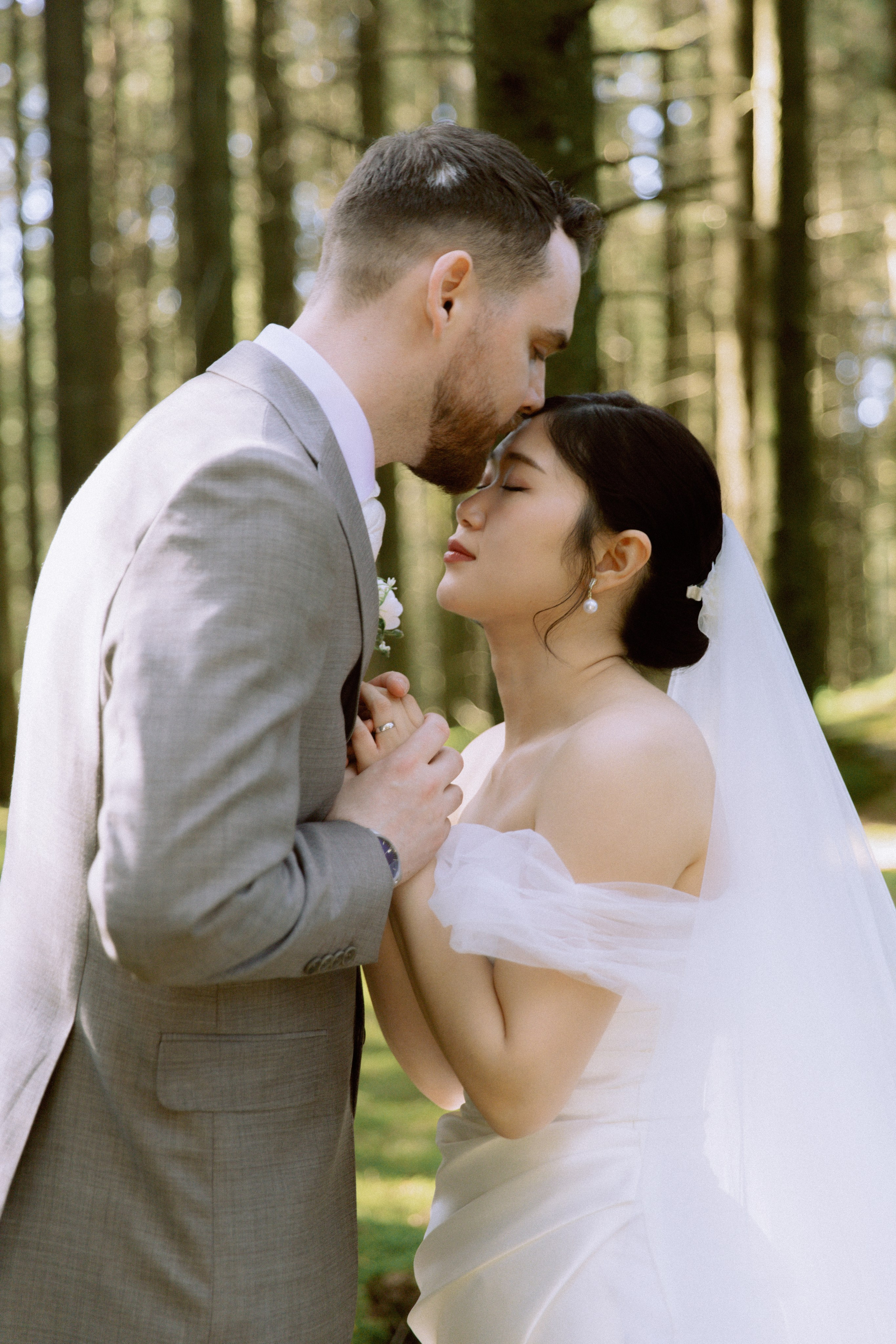 The two of us. Warm family & Wedding stories