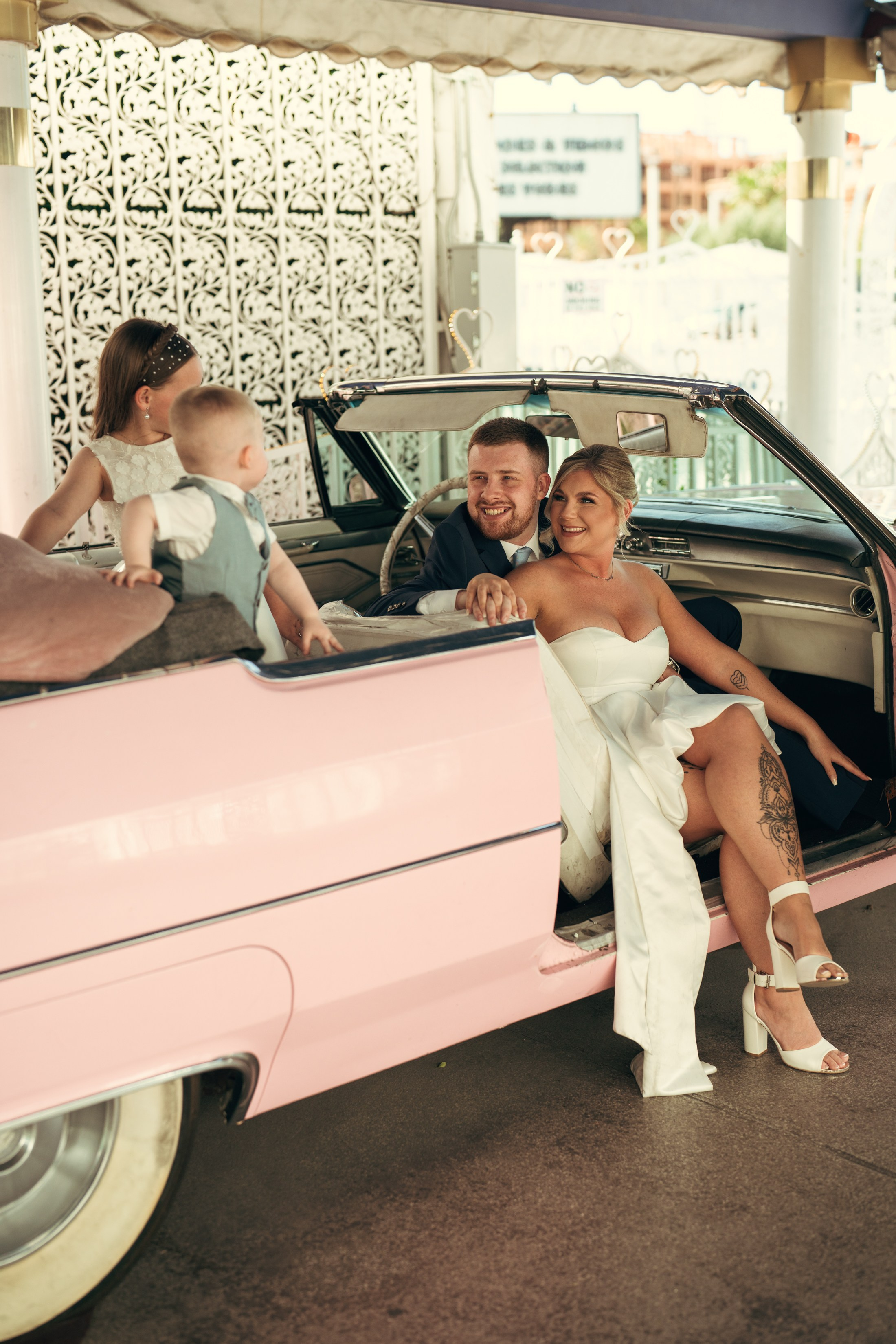 Lauren&Callum. Wedding & elopement photographer Viktoriya Kravtsov. Las Vegas