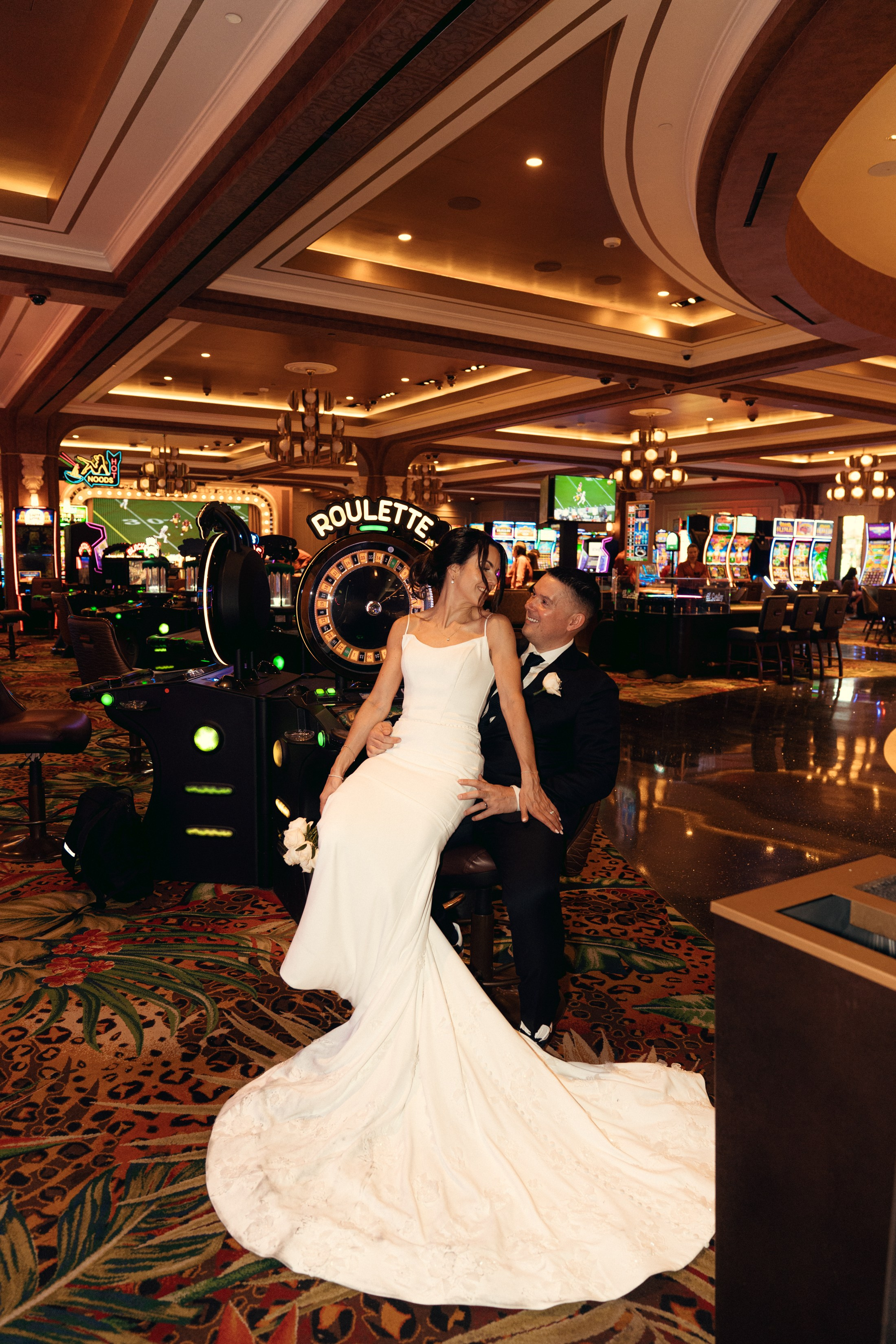 Lara&Dan. Wedding & elopement photographer Viktoriya Kravtsov. Las Vegas