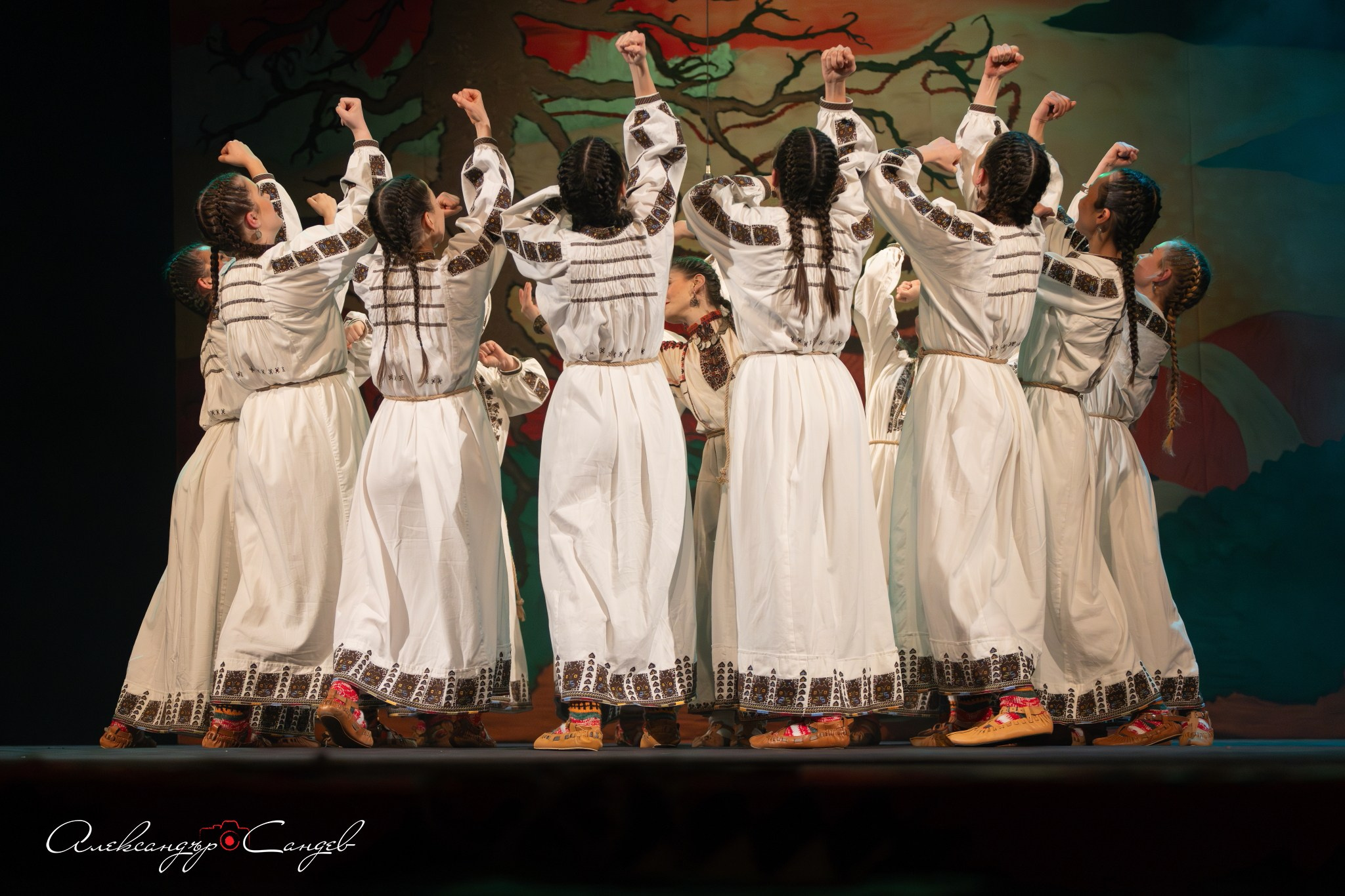 „Змейова сватба“, спектакъл на представителен ансамбъл „Шевица“ - 28.03.2026 -. Александър Сандев - website