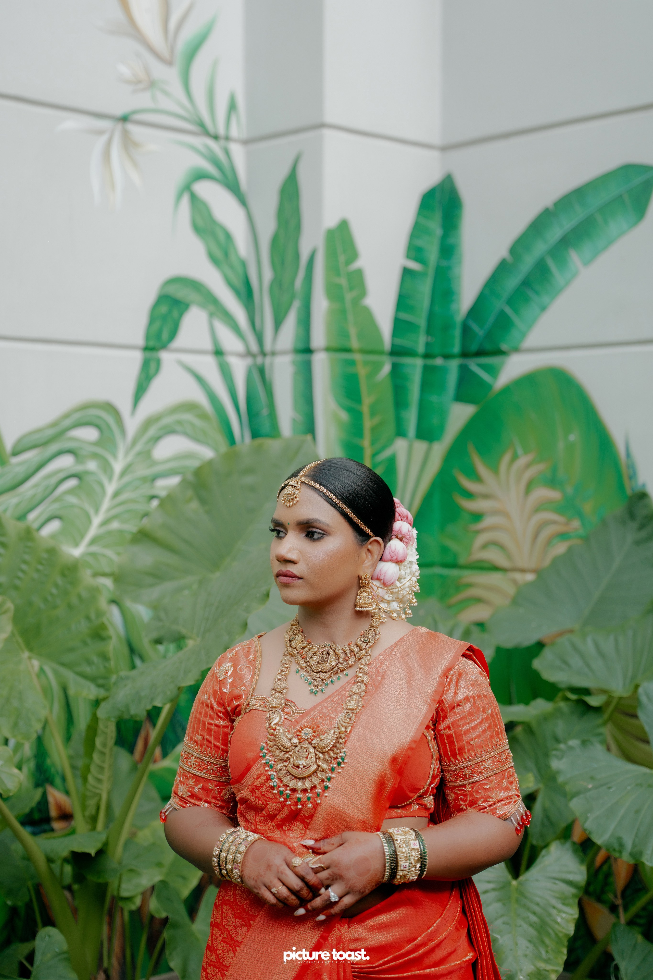Traditional Kerala Hindu Wedding Ft. Anusree & Vishnu. Fine art Wedding Photographers in India & Canada