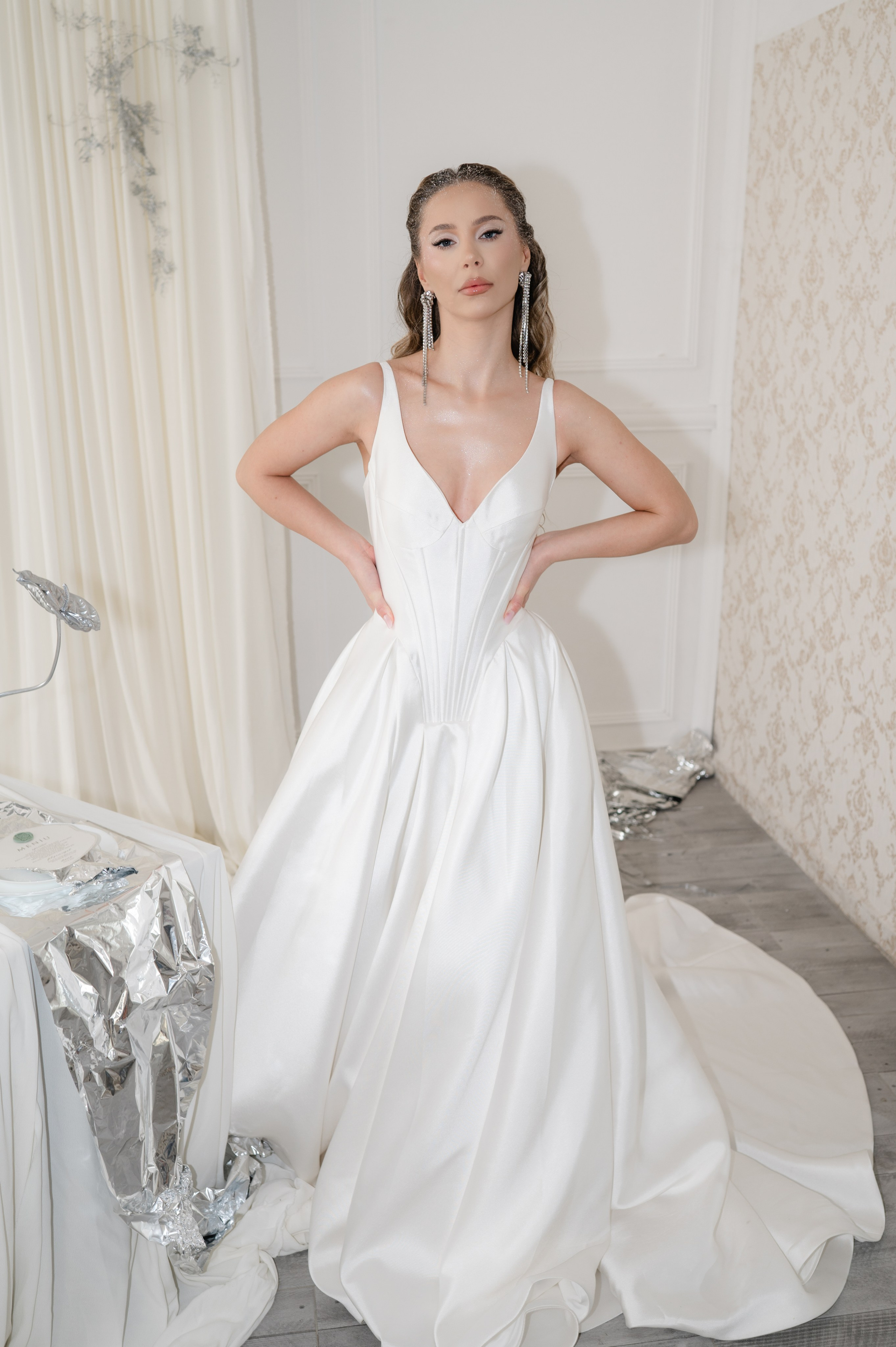 Bride with a concept silver Chrome. Alexandra Hanu Photographer