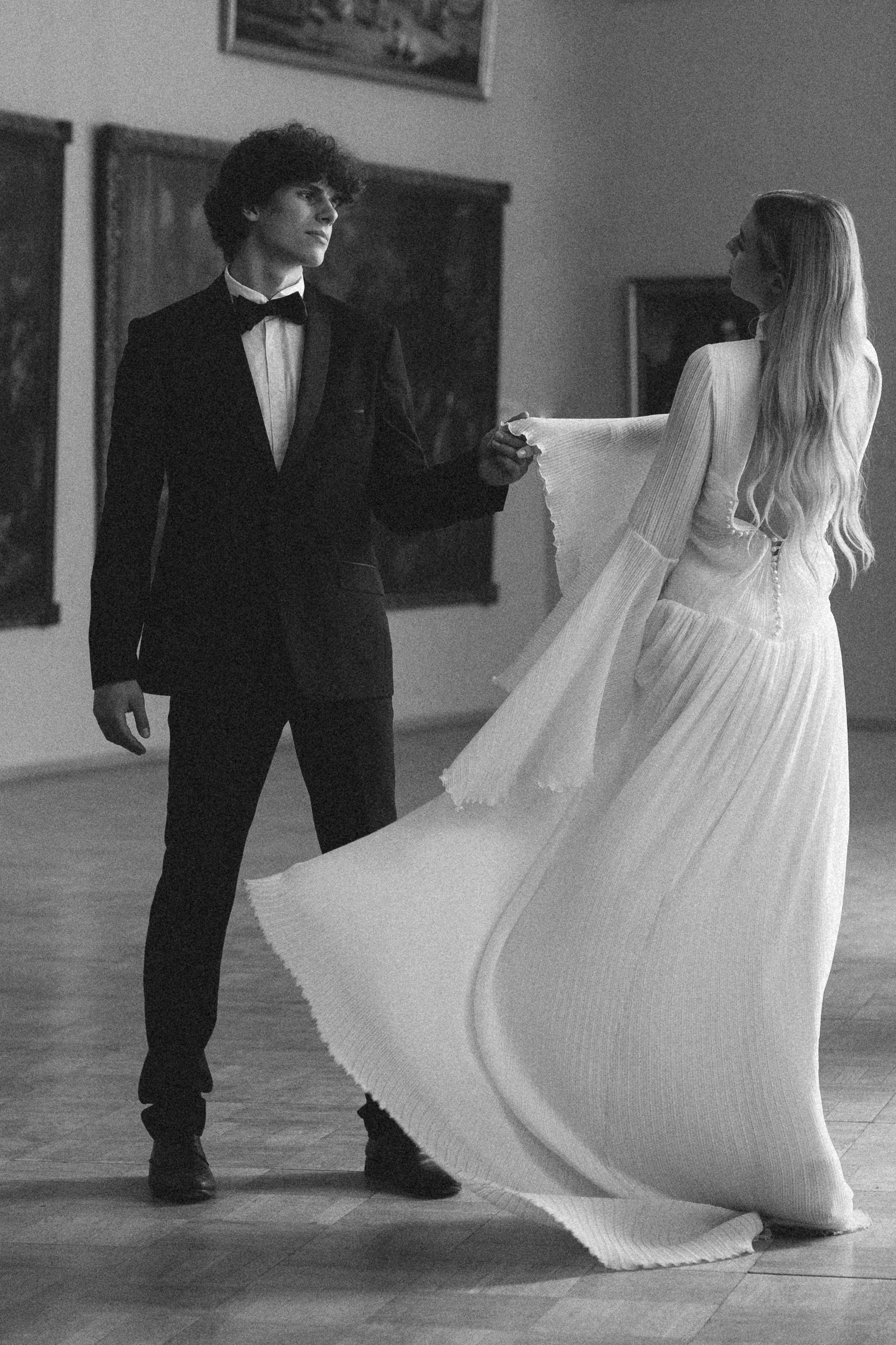 Museum elopement. Photographer Anna Curly | Weddings and Events in Dubai