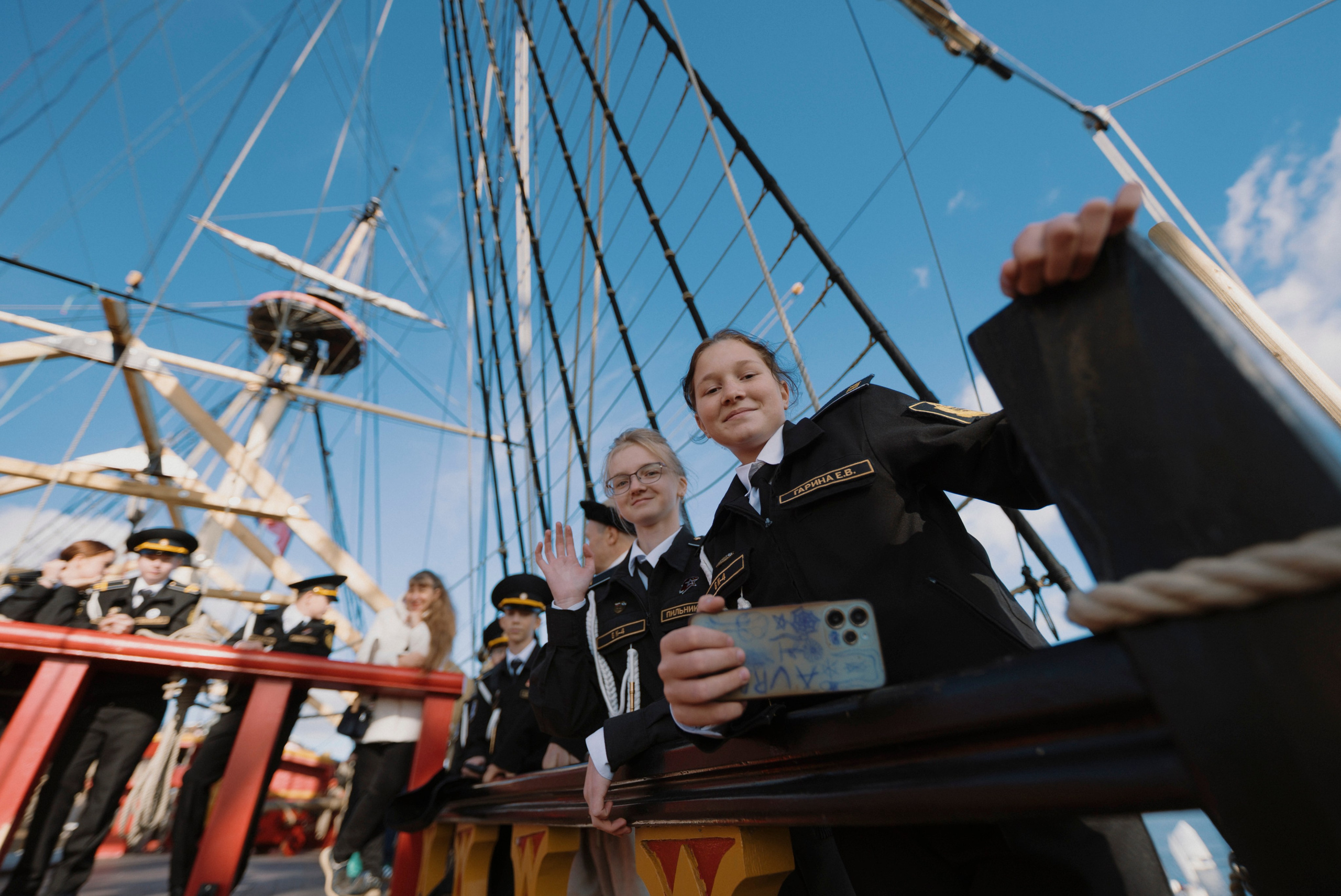 2025. Стрит-фотография, полная абсурда, идиотизма и красоты