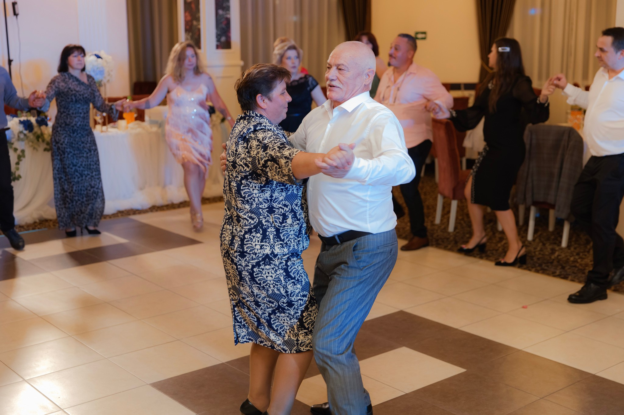 Mihai & Oana. Servicii foto-video profesionale, pentru momente de neuitat