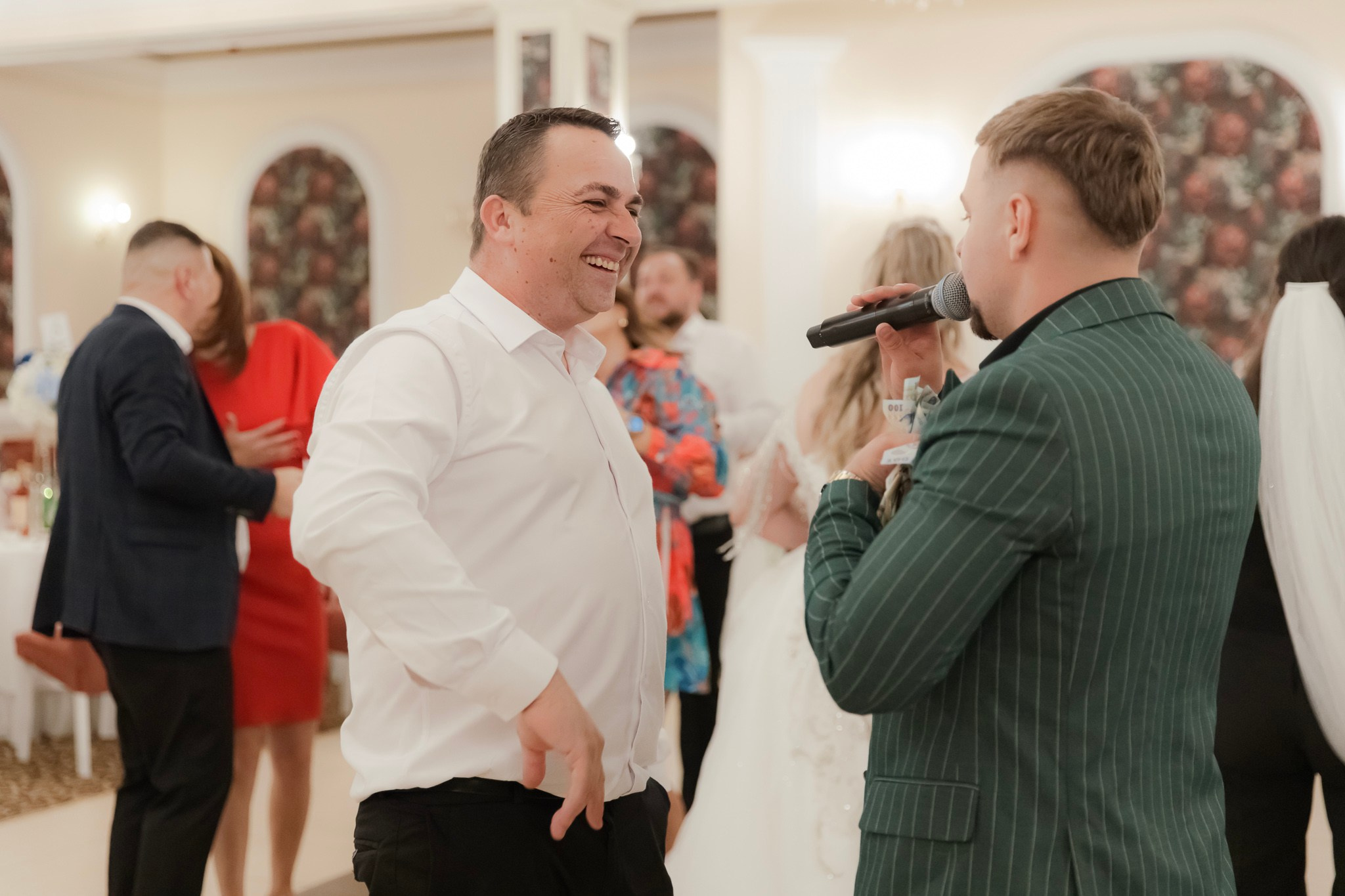 Mihai & Oana. Servicii foto-video profesionale, pentru momente de neuitat