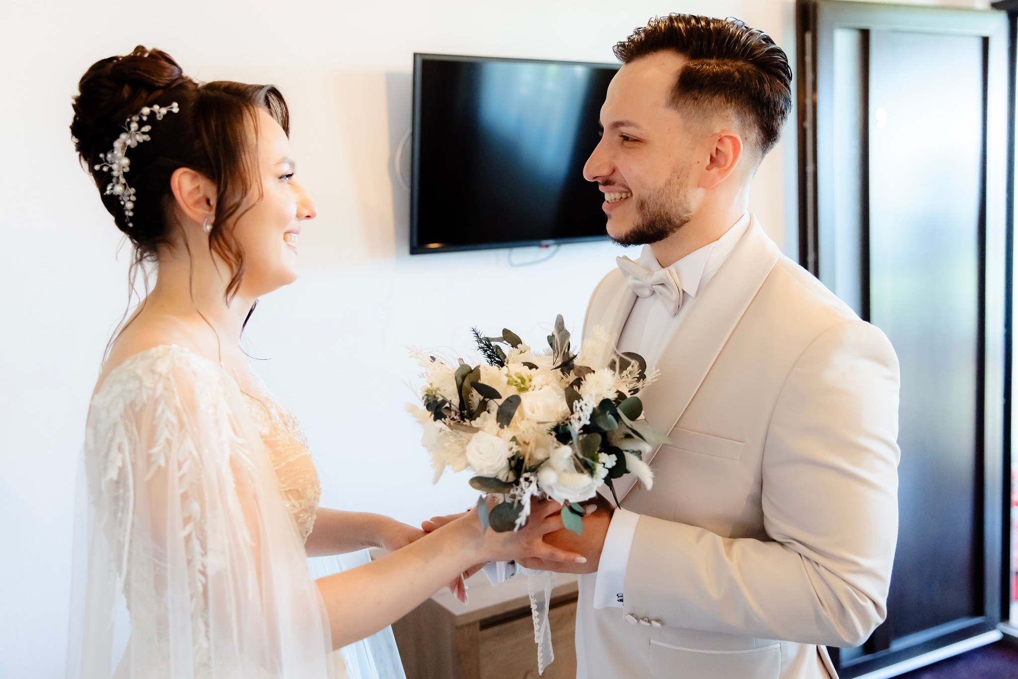 Ioana & Ionuț | Nuntă de poveste la Păstrăvăria Poiana din Mălini județul Suceava. Servicii foto-video profesionale, pentru momente de neuitat