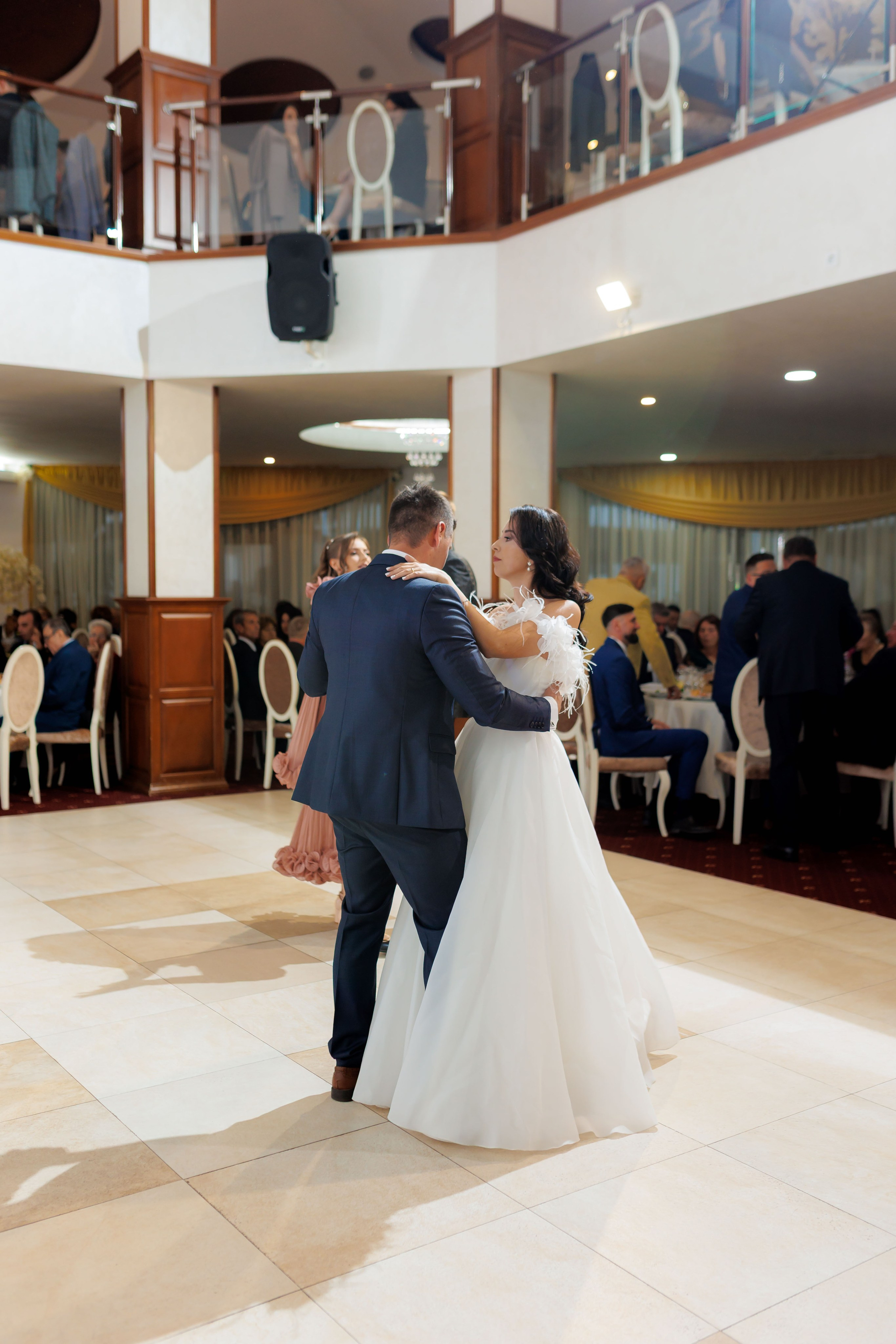 Loredana & Emilian – Ziua Nunții | Videografie - fotografie Botez Suceava, Iași, Botoșani. Servicii foto-video profesionale, pentru momente de neuitat