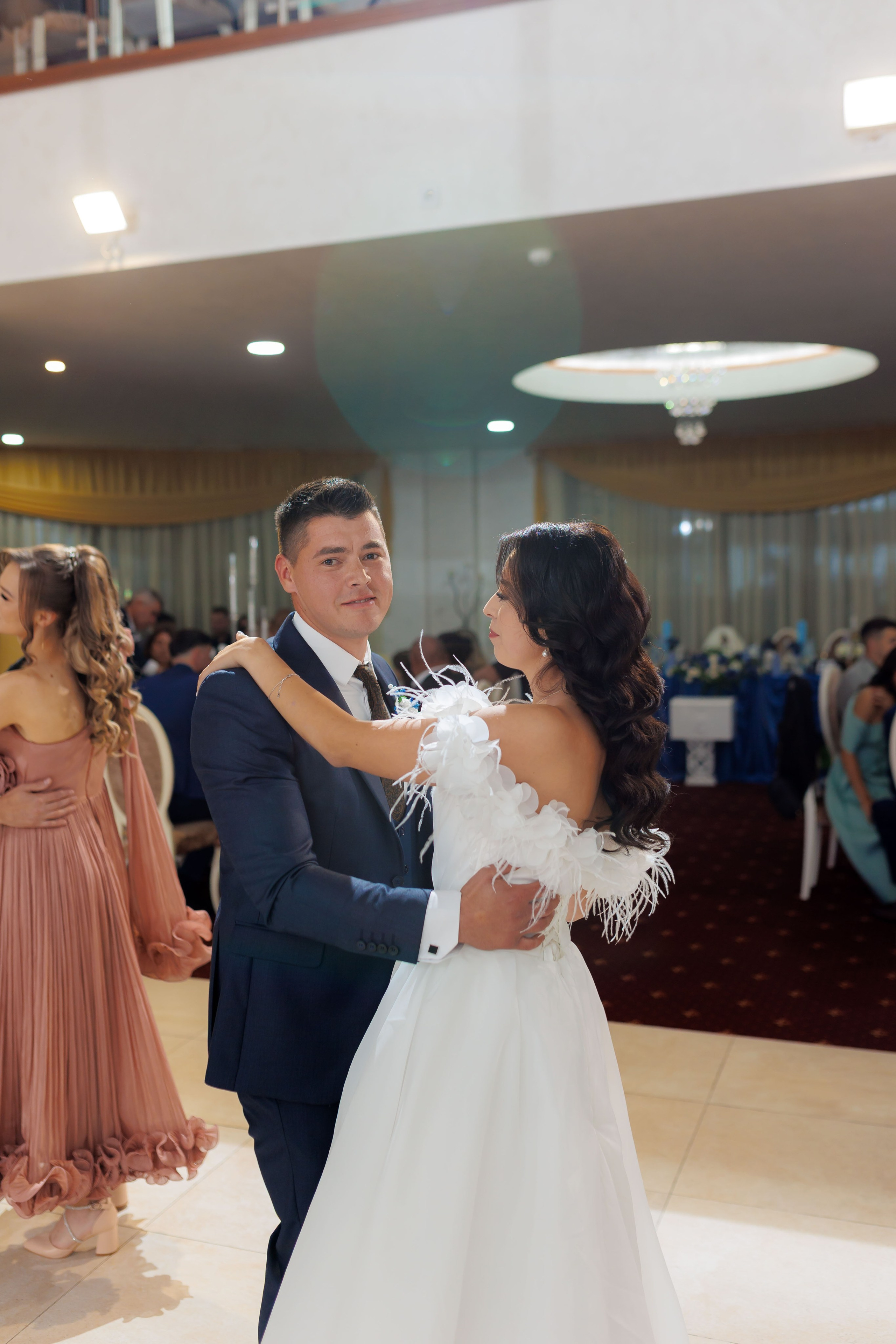 Loredana & Emilian – Ziua Nunții | Videografie - fotografie Botez Suceava, Iași, Botoșani. Servicii foto-video profesionale, pentru momente de neuitat