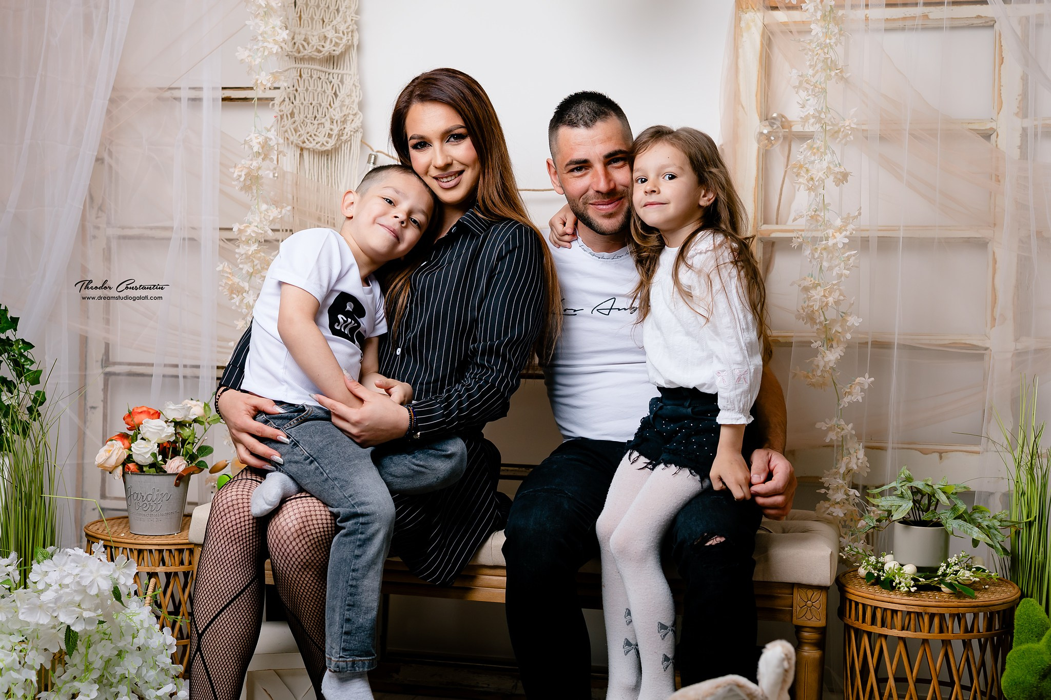 Studio. Dream Studio Galați – ședințe foto profesionale pentru familie, portrete și evenimente