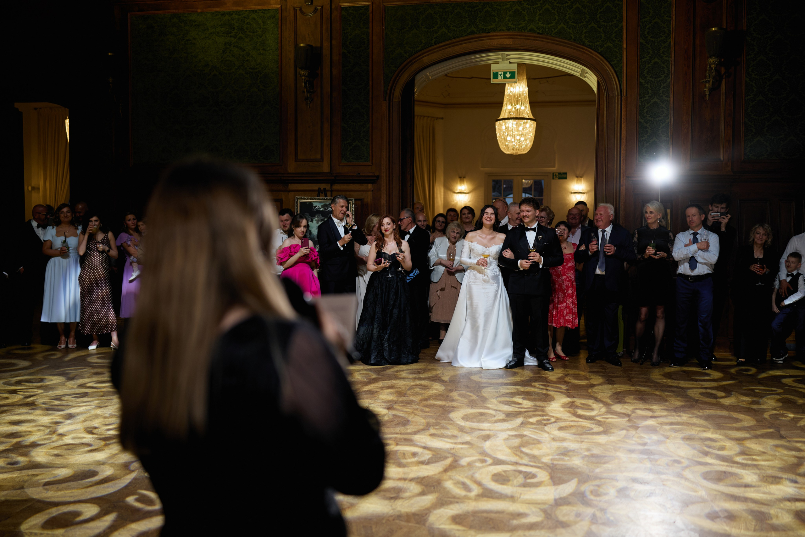 Wiktoria & Kacper. Pałac Goetz. Fotograf ślubny i rodzinny w Krakowie Yana Klymova