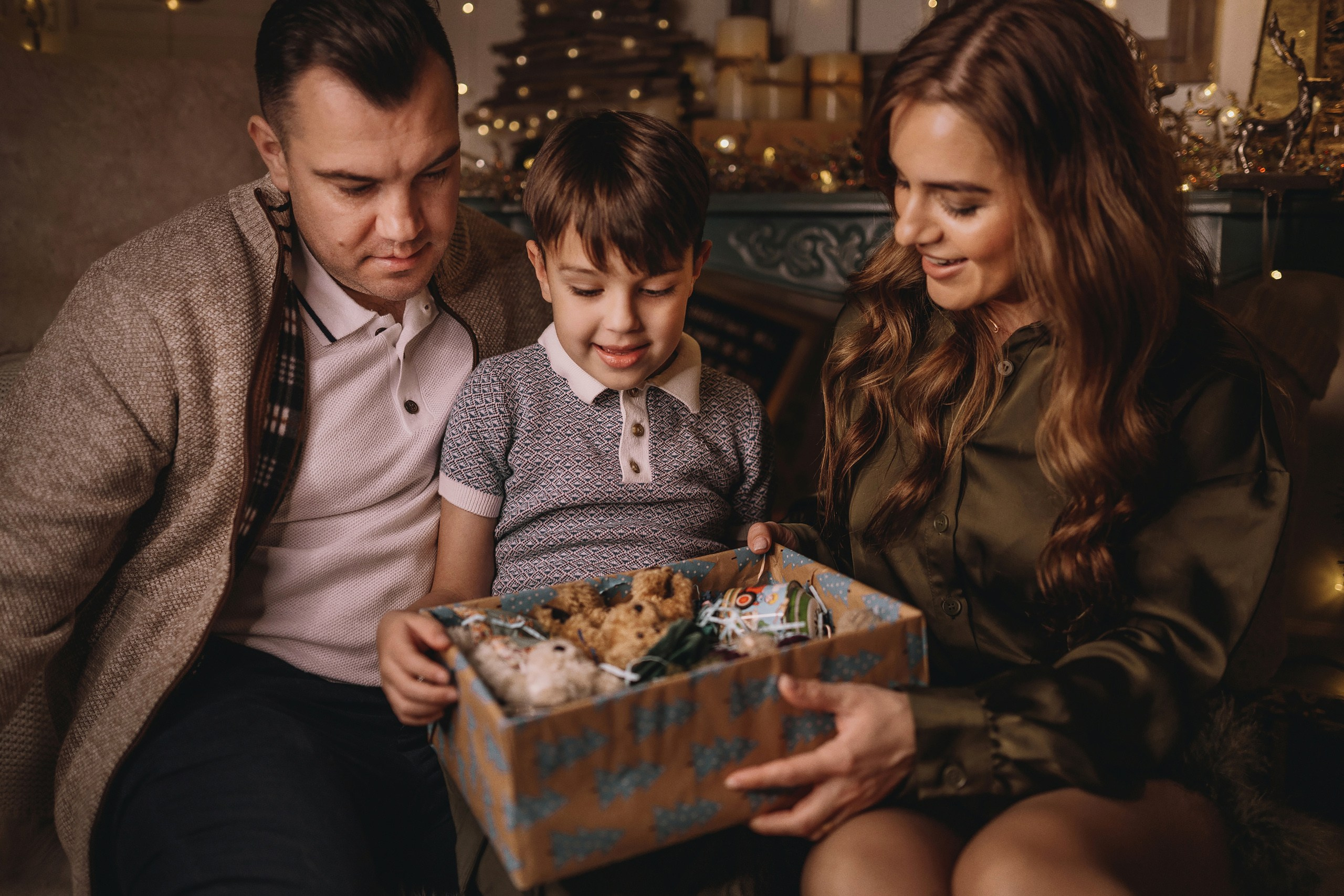 11.28.2025 Christmas Photoshoot. Wedding family event photographer in Chicago Nick Yushevich