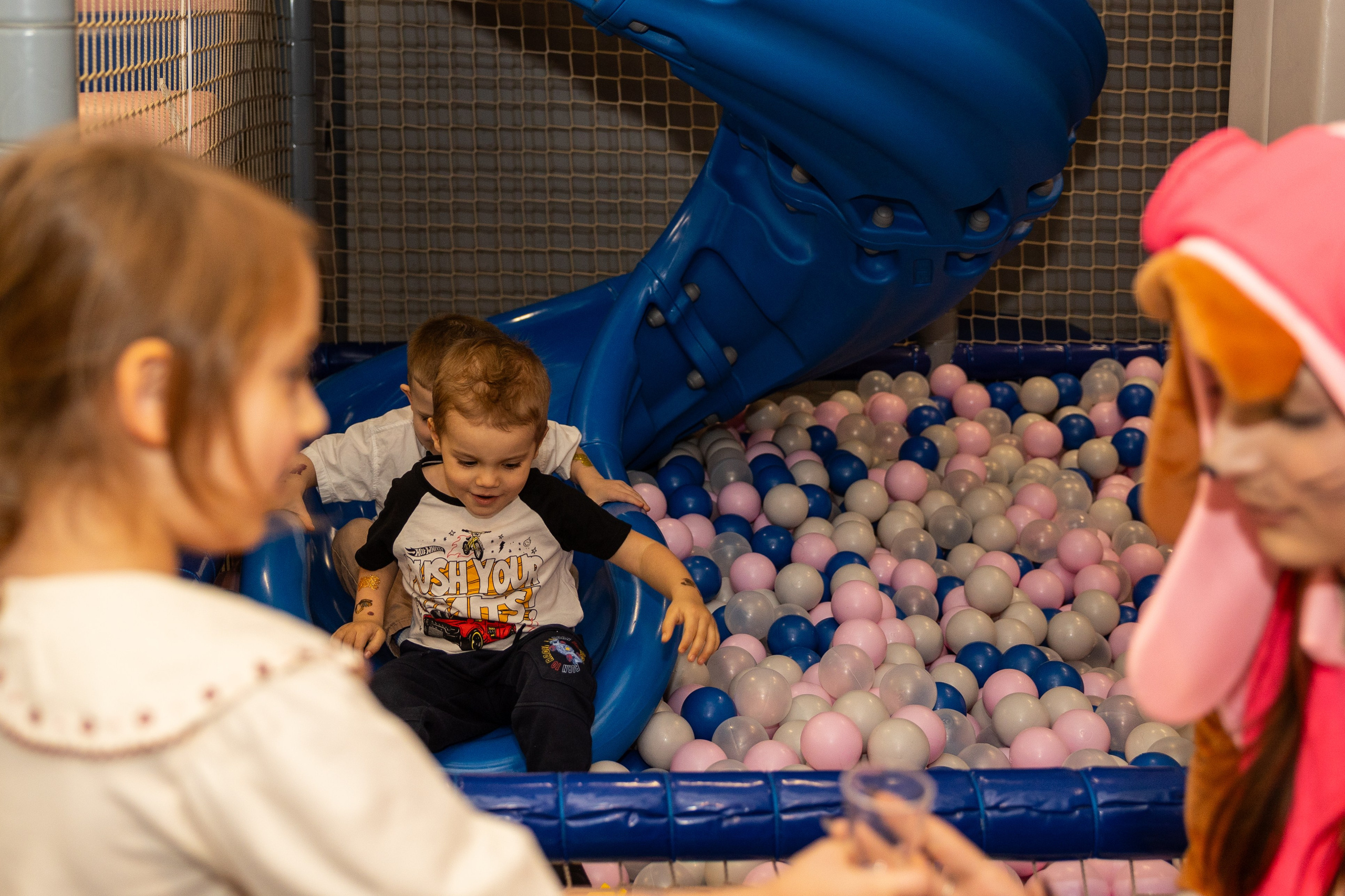 День рождения Артёма 24 января 2026 года. Семейный и детский фотограф в Варшаве Мила Бобровская