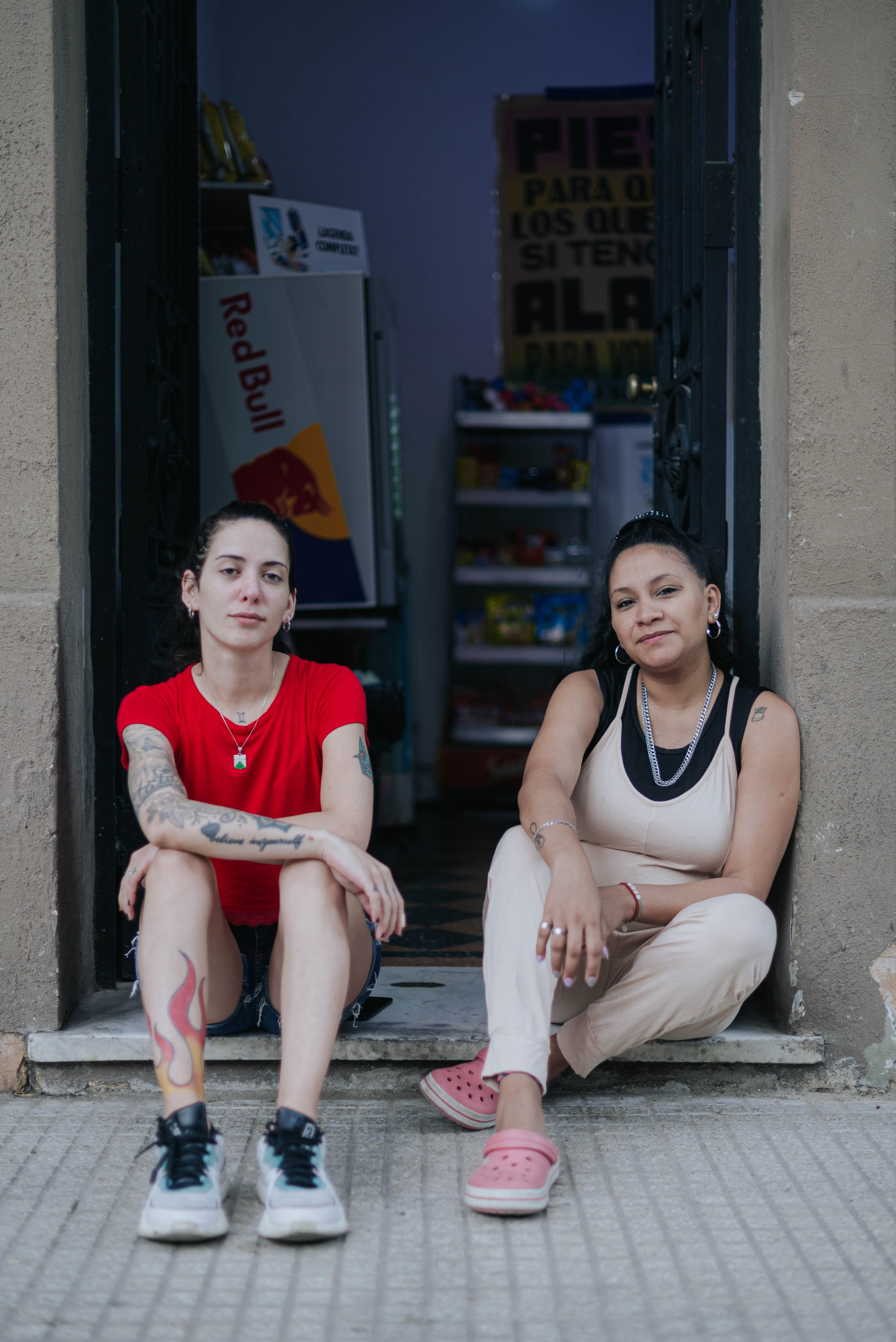 Docdocdoc. 15 strangers. Photographer @elmirkami in the city of Buenos Aires