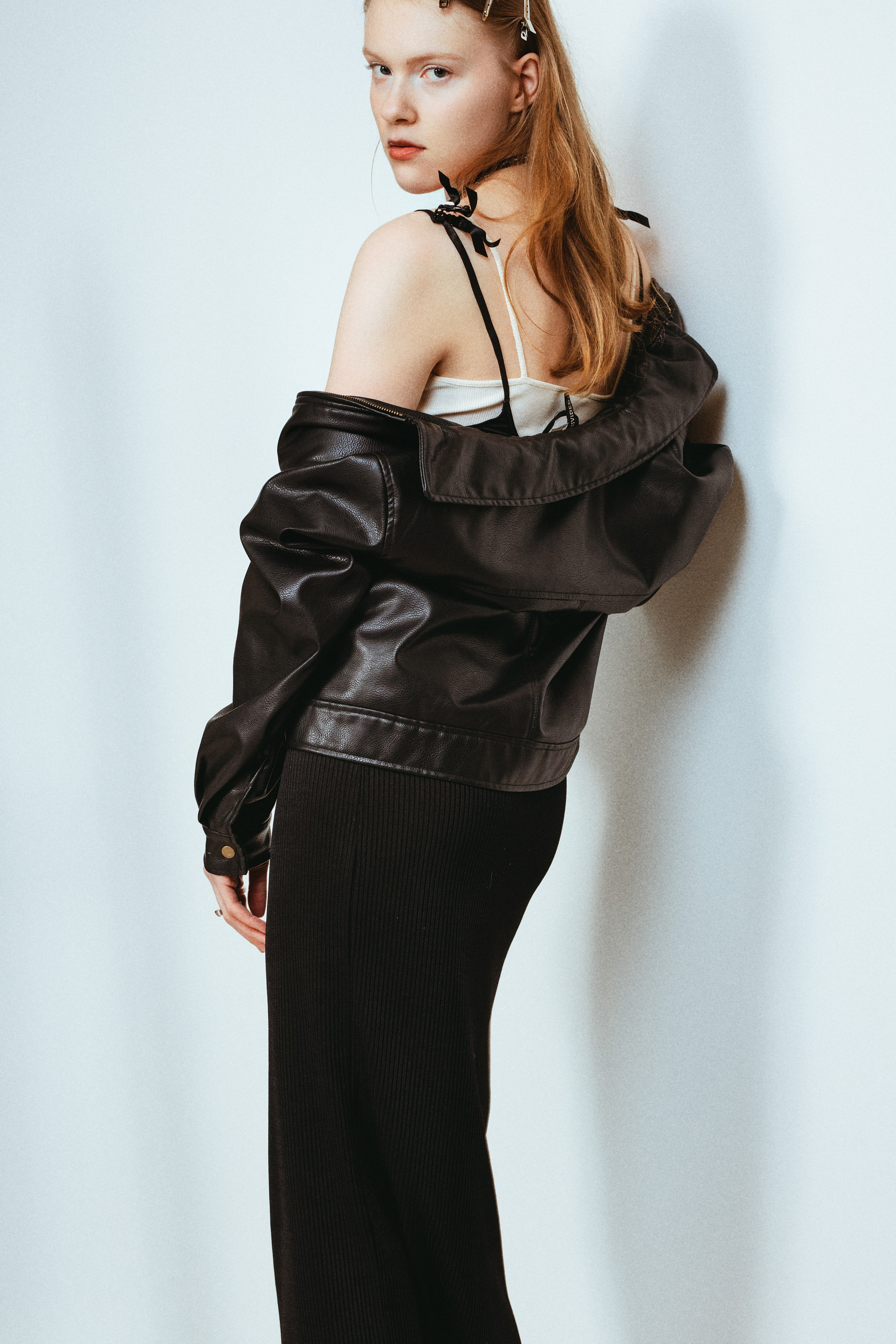 Mallikansiokuvaus. Valokuvaaja Lahti, Helsinki Elena Salonen