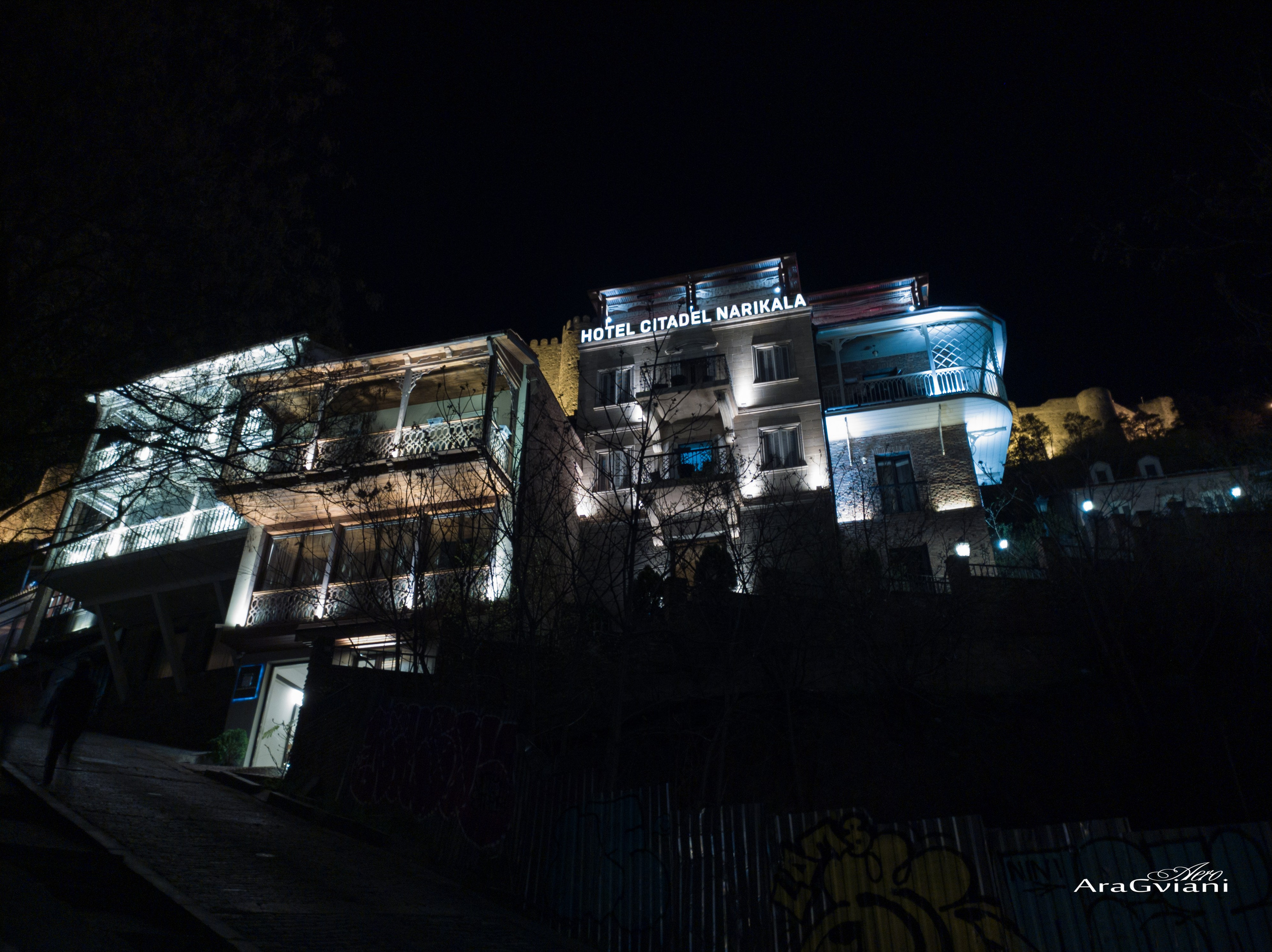 გასეირნება ძველ თბილისში. FramefreeMan