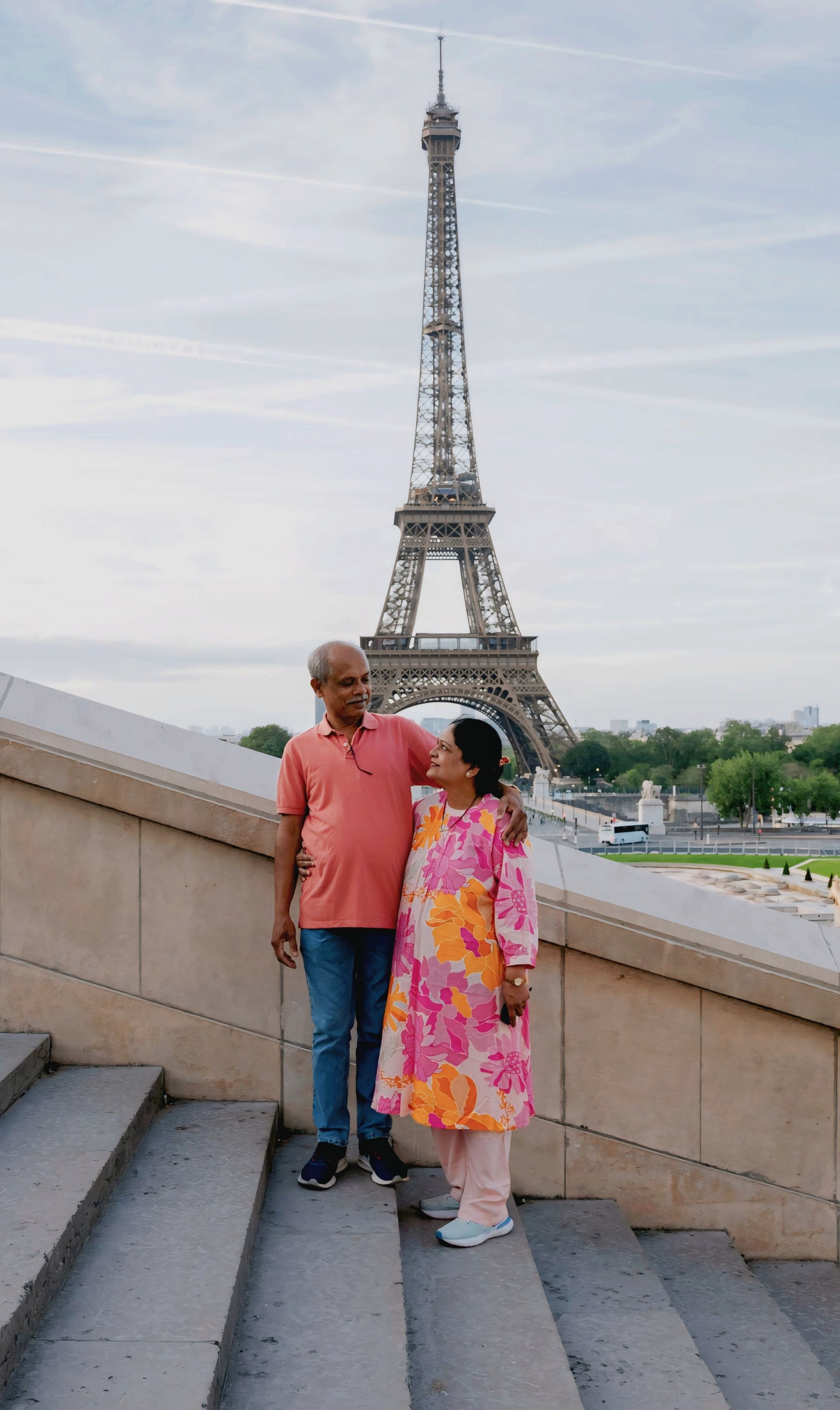 Family photoshoot in Paris. Alina Tagzieva- a photograper in Paris