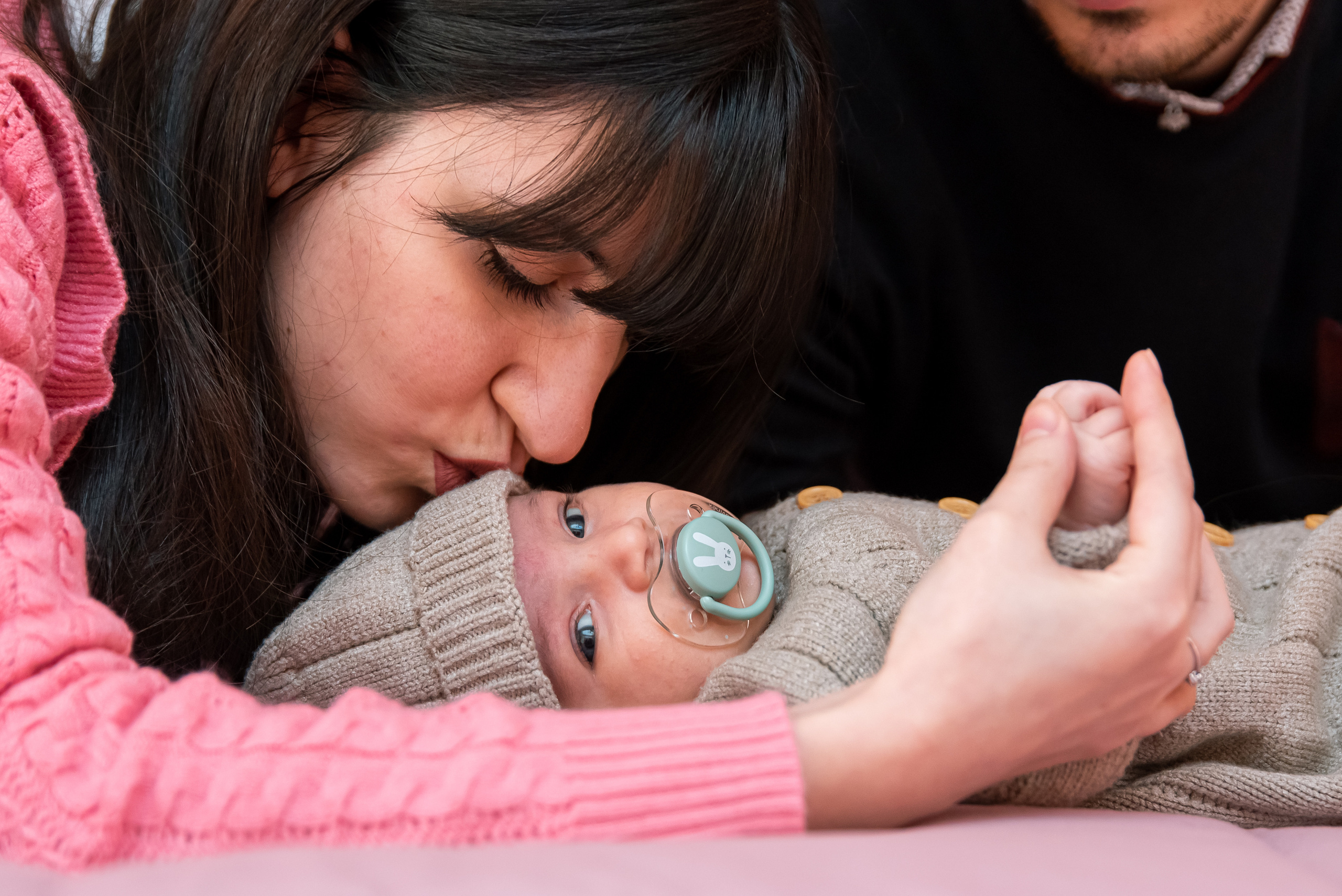 Sessione fotografica di famiglia a casa. Fotografo di famiglia