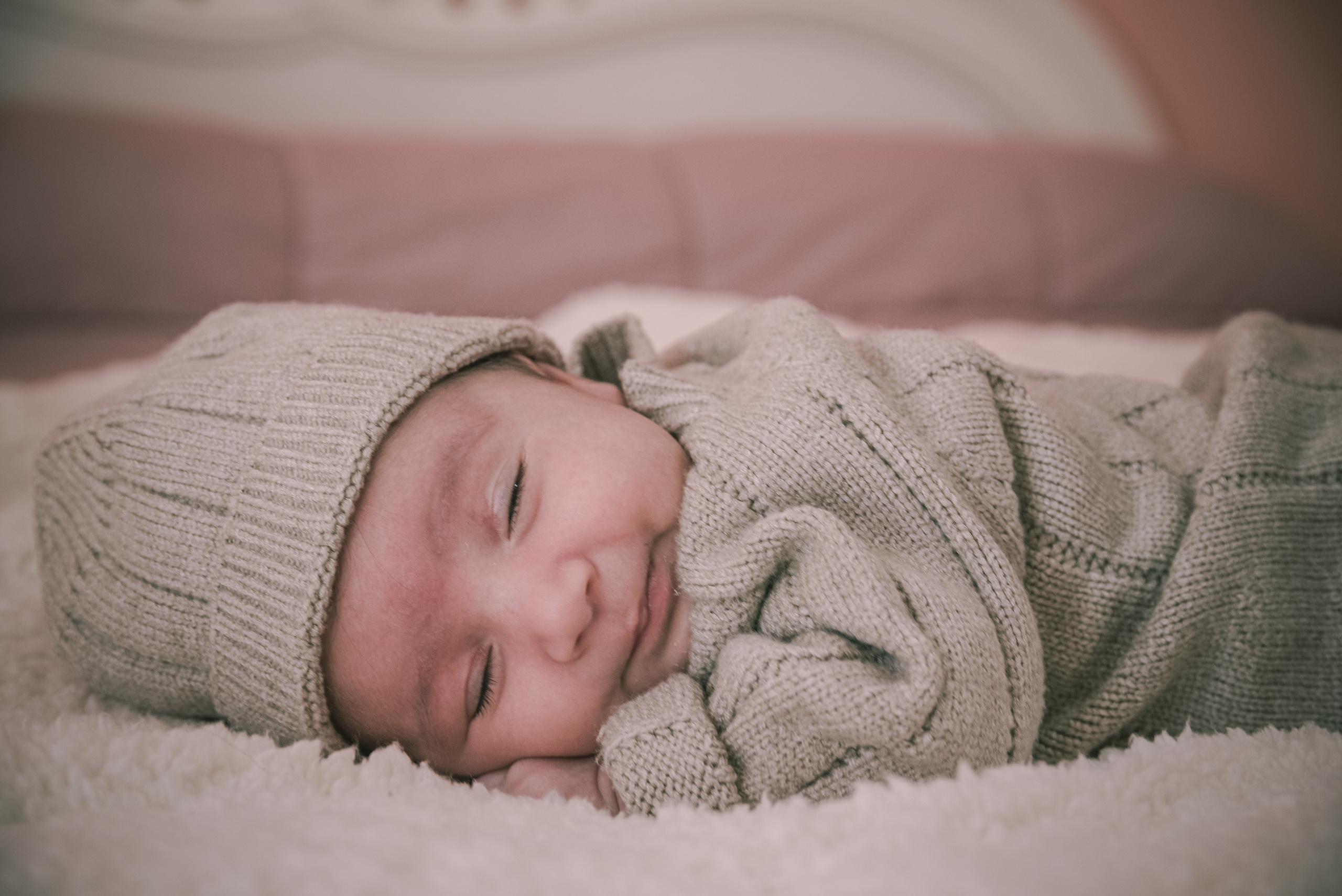 Sessione fotografica di famiglia a casa. Fotografo di famiglia