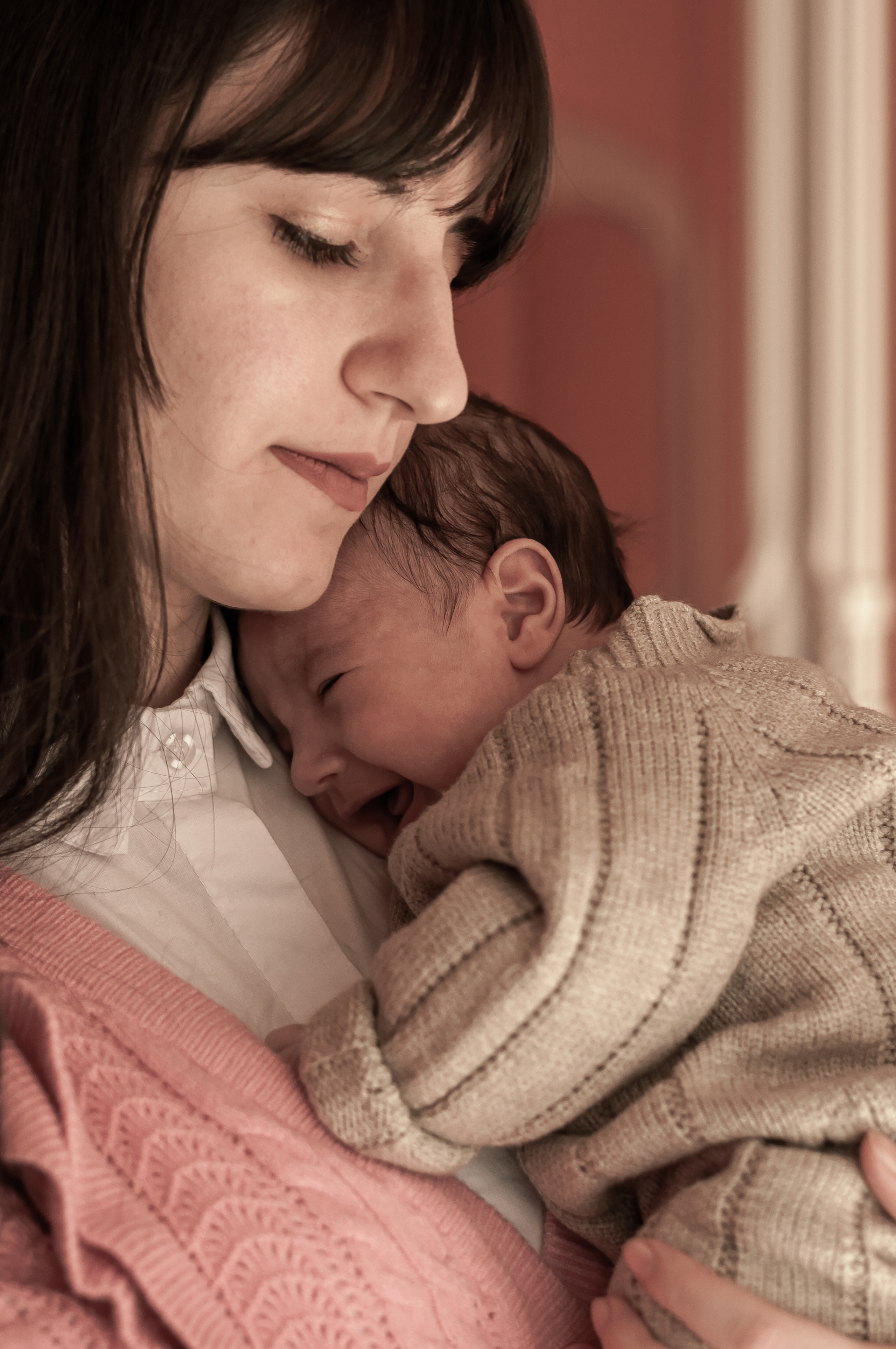 Sessione fotografica di famiglia a casa. Fotografo di famiglia